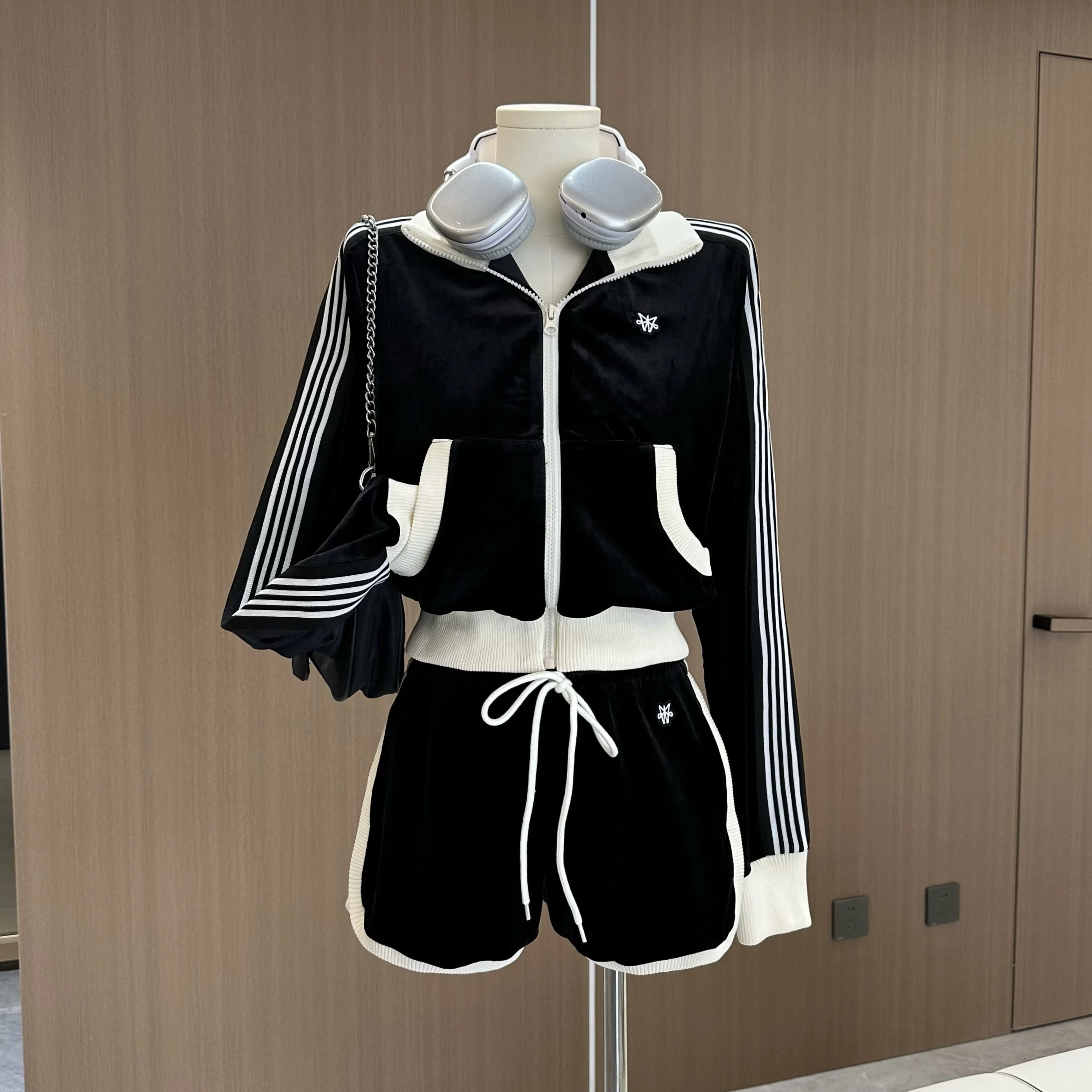 BESTBAFU ΠΎΡΠ΅Π½Π½ΠΈΠΉ Π±Π°ΡΡ
Π°ΡΠ½ΡΠΉ ΡΠΏΠΎΡΡΠΈΠ²Π½ΡΠΉ ΠΊΠΎΡΡΡΠΌ, ΠΆΠ΅Π½ΡΠΊΠ°Ρ ΠΌΠΎΠ΄Π½Π°Ρ ΠΏΠΎΠ»ΠΎΡΠ°ΡΠ°Ρ ΡΠΏΠΎΡΡΠΈΠ²Π½Π°Ρ ΠΎΠ΄Π΅ΠΆΠ΄Π°, ΠΏΠΎΠ²ΡΠ΅Π΄Π½Π΅Π²Π½Π°Ρ ΠΊΠΎΡΠΎΡΠΊΠ°Ρ ΠΊΡΡΡΠΊΠ° Π½Π° ΠΌΠΎΠ»Π½ΠΈΠΈ + ΡΠΎΡΡΡ Π½Π° ΡΠ½ΡΡΠΊΠ΅, ΠΊΠΎΠΌΠΏΠ»Π΅ΠΊΡ ΠΈΠ· 2 ΠΏΡΠ΅Π΄ΠΌΠ΅ΡΠΎΠ² A072 BESTBAFU ΠΎΡΠ΅Π½Π½ΠΈΠΉ Π±Π°ΡΡ
Π°ΡΠ½ΡΠΉ ΡΠΏΠΎΡΡΠΈΠ²Π½ΡΠΉ ΠΊΠΎΡΡΡΠΌ, ΠΆΠ΅Π½ΡΠΊΠ°Ρ ΠΌΠΎΠ΄Π½Π°Ρ ΠΏΠΎΠ»ΠΎΡΠ°ΡΠ°Ρ ΡΠΏΠΎΡΡΠΈΠ²Π½Π°Ρ ΠΎΠ΄Π΅ΠΆΠ΄Π°, ΠΏΠΎΠ²ΡΠ΅Π΄Π½Π΅Π²Π½Π°Ρ ΠΊΠΎΡΠΎΡΠΊΠ°Ρ ΠΊΡΡΡΠΊΠ° Π½Π° ΠΌΠΎΠ»Π½ΠΈΠΈ + ΡΠΎΡΡΡ Π½Π° ΡΠ½ΡΡΠΊΠ΅, ΠΊΠΎΠΌΠΏΠ»Π΅ΠΊΡ ΠΈΠ· 2 ΠΏΡΠ΅Π΄ΠΌΠ΅ΡΠΎΠ² A072