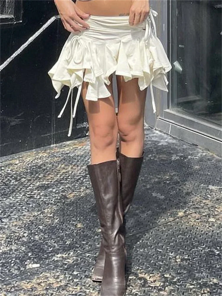 النساء Y2K ريترو منخفضة الخصر التنانير الصغيرة ربط غير النظامية كشكش مطوي تنورة قصيرة الصيف الجرونج القوطية 2000s التنانير الجمالية