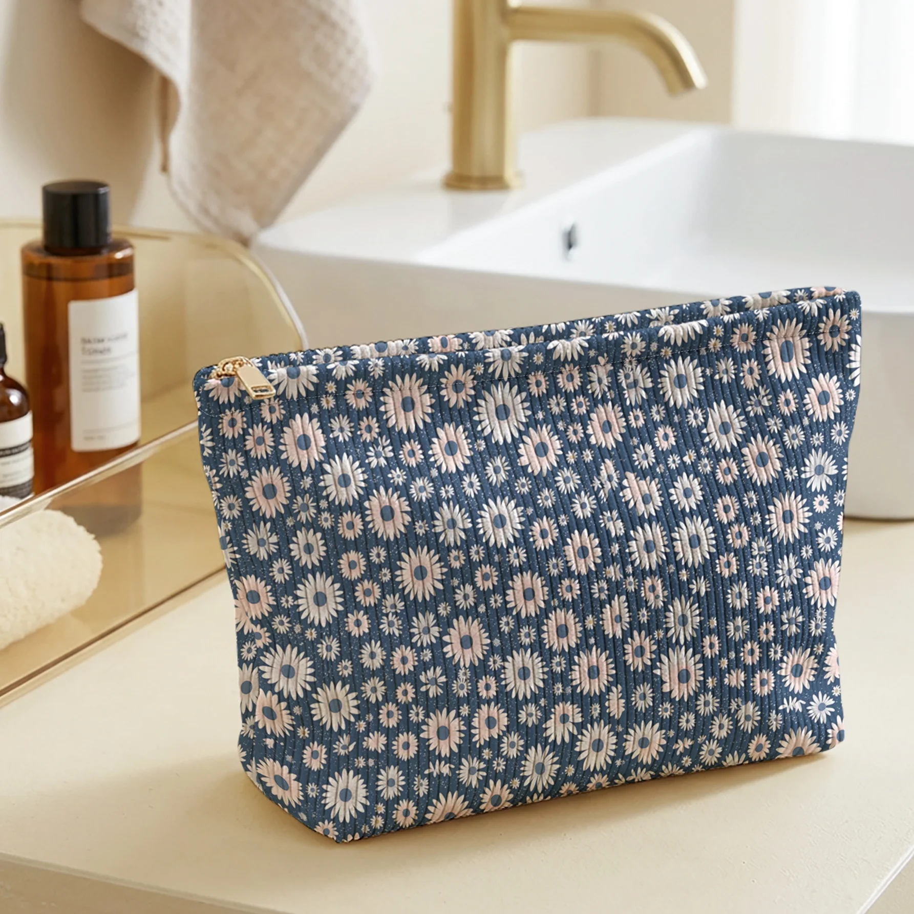 Toiletry Bag Skin-Friendly Corduroy Makeup Bag Say Goodbye to Travel Clutter Easily Store Toiletries/Skincare Products/Cosmetics
