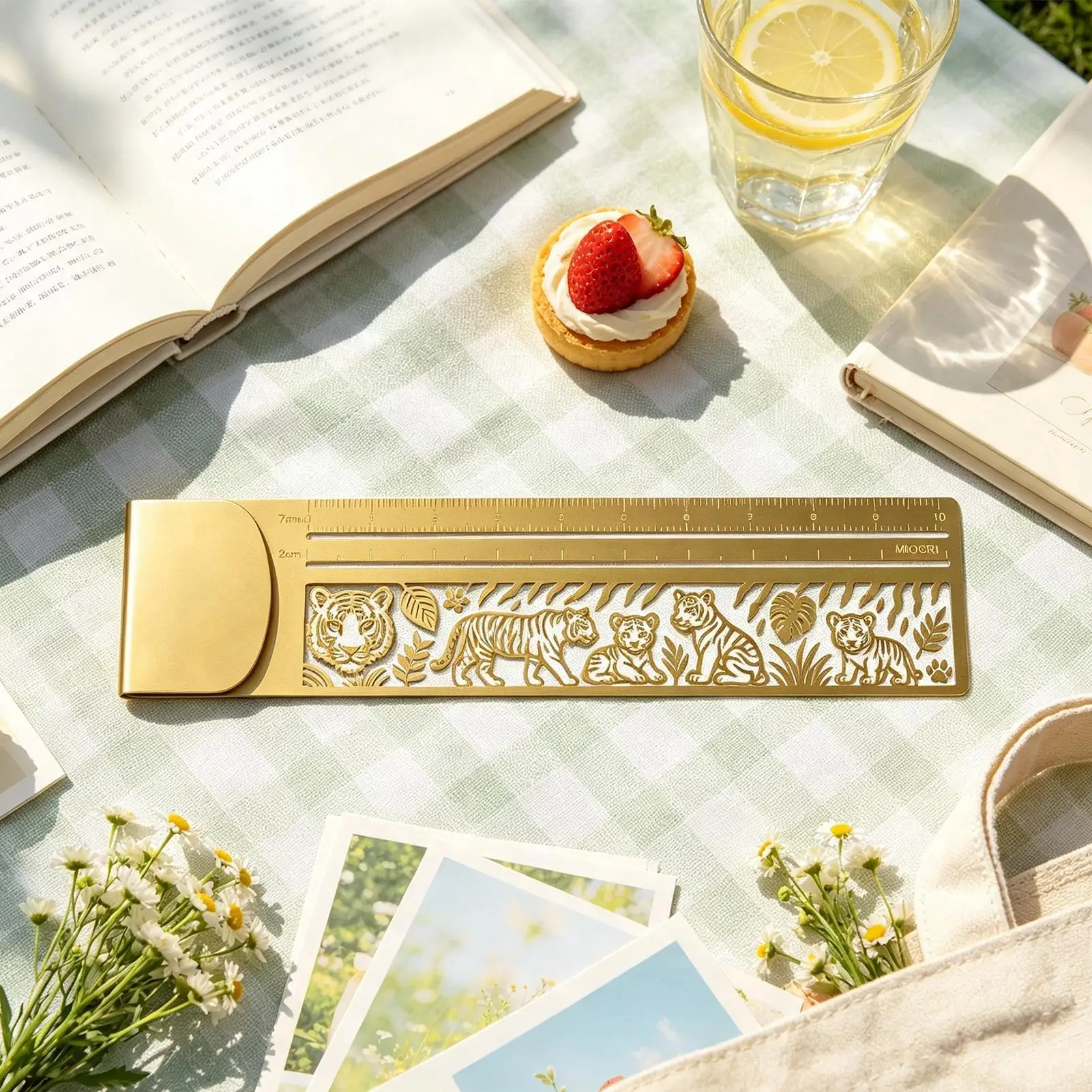 2 in 1 Hollow Bookmark Page Marker Notebook Ruler With 10cm Scale Planner Bookmark Ruler Dog Tiger Dinosaur Hollow Patterns