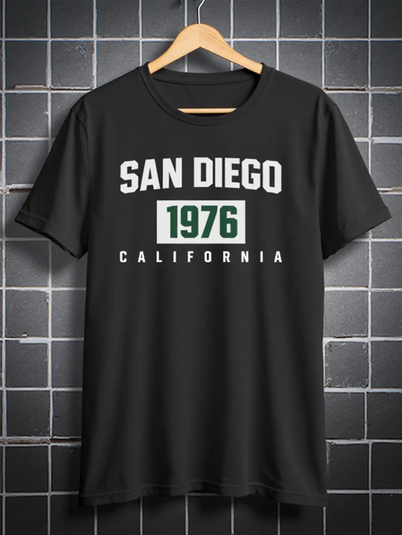 

1976 California Graphic T-Shirt, 100% Cotton, 70S Design, Loose Fit, Short Sleeves, Crew Neck, Casual Clothing, Machine Washable, Ideal Gift for San Diego Fans and Those Nostalgic for 70S Fashion