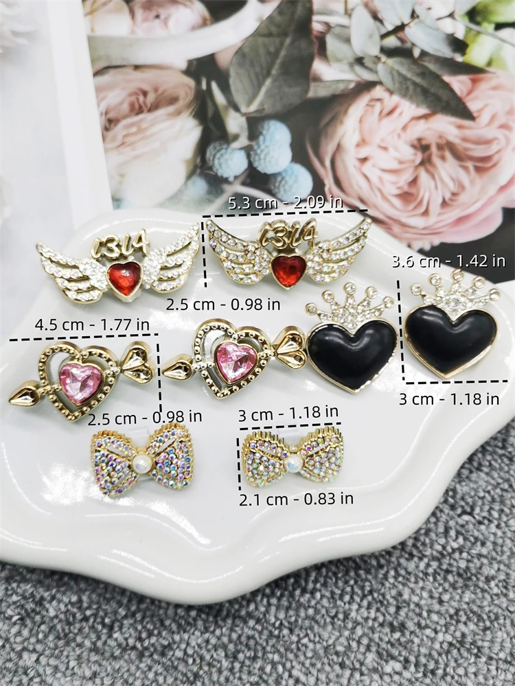 2 Stück Herz-Pfeil Schnürsenkel-Anhänger ABS Strass-Schnallen-Dekorationen DIY Bling Flügel Schnürsenkel-Clips Zubehör Passend für Damen-Sneaker – Detail 3