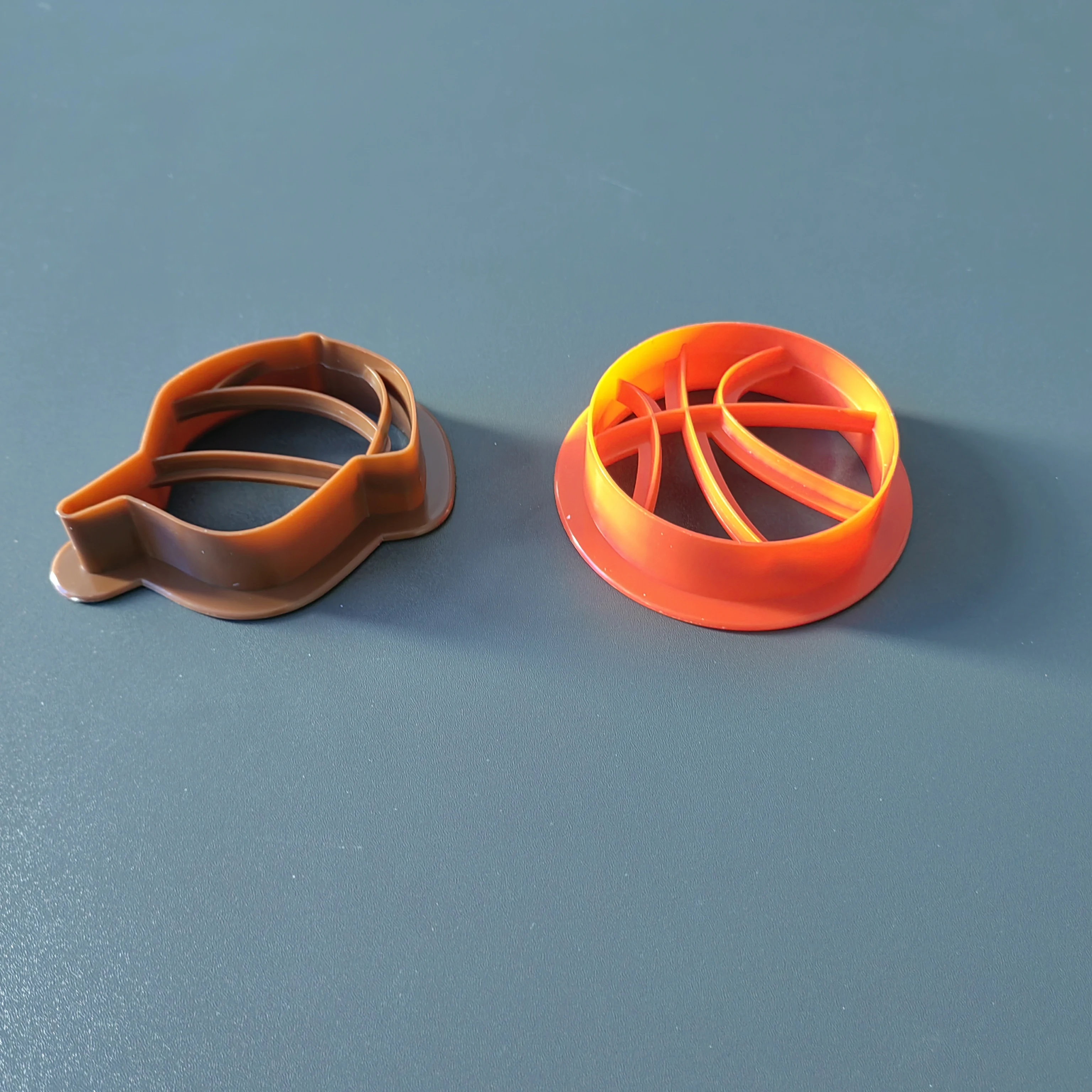 New Plastic 2pcs Hat and Basketball Shape Cookie Cutters Set Biscuit Baking Molds HB1105X