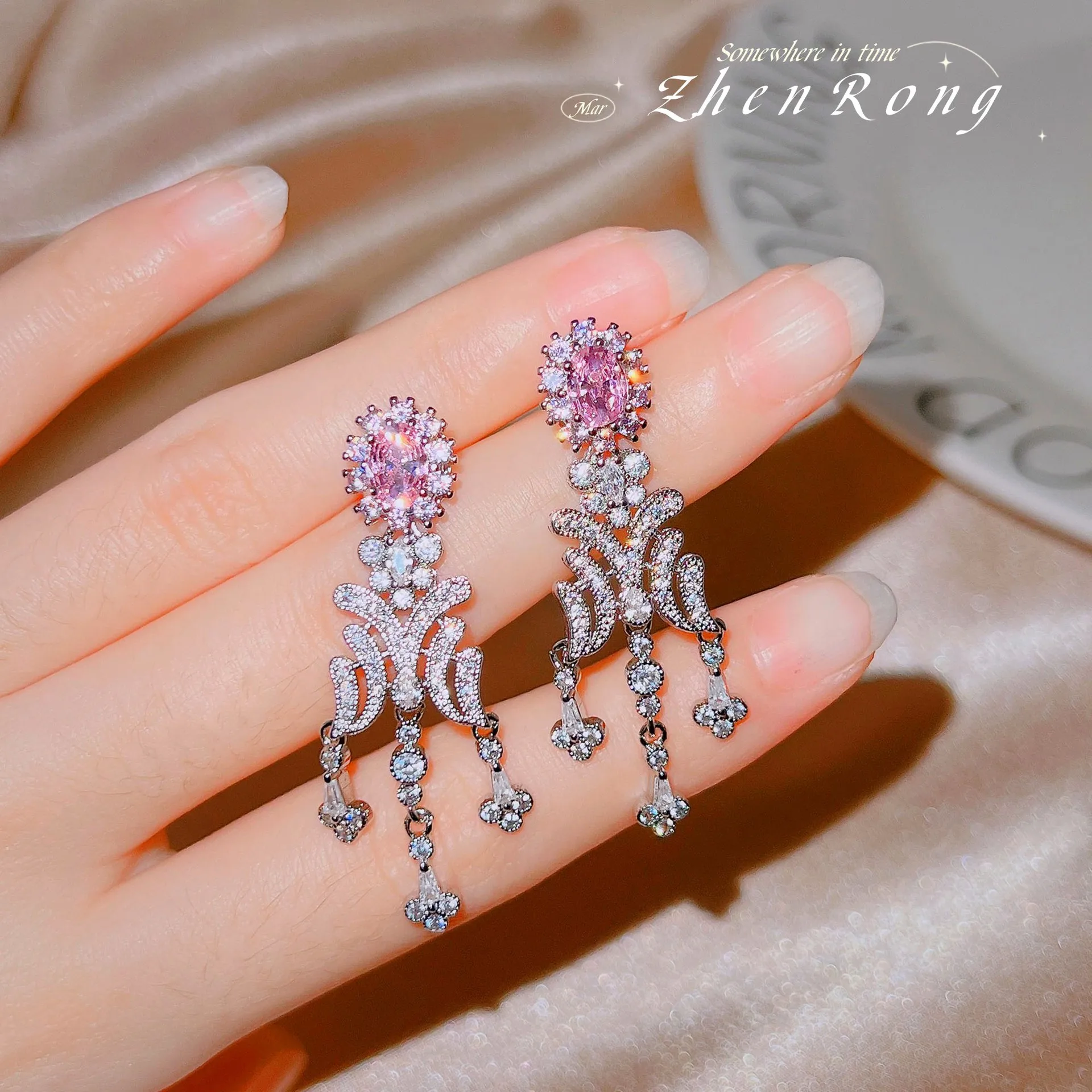 

2023 New Pink Zircon Tassel Silver Color Earrings Women Personality Fashion Dangle Earring Wedding Jewelry Birthday Gifts