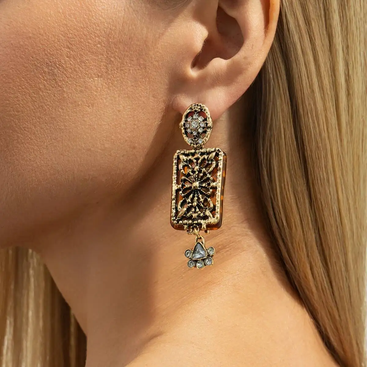 

Vintage Texture Square Rhinestone Drop Earrings for Women Elegant Metal Piercing Party Charm Jewelry