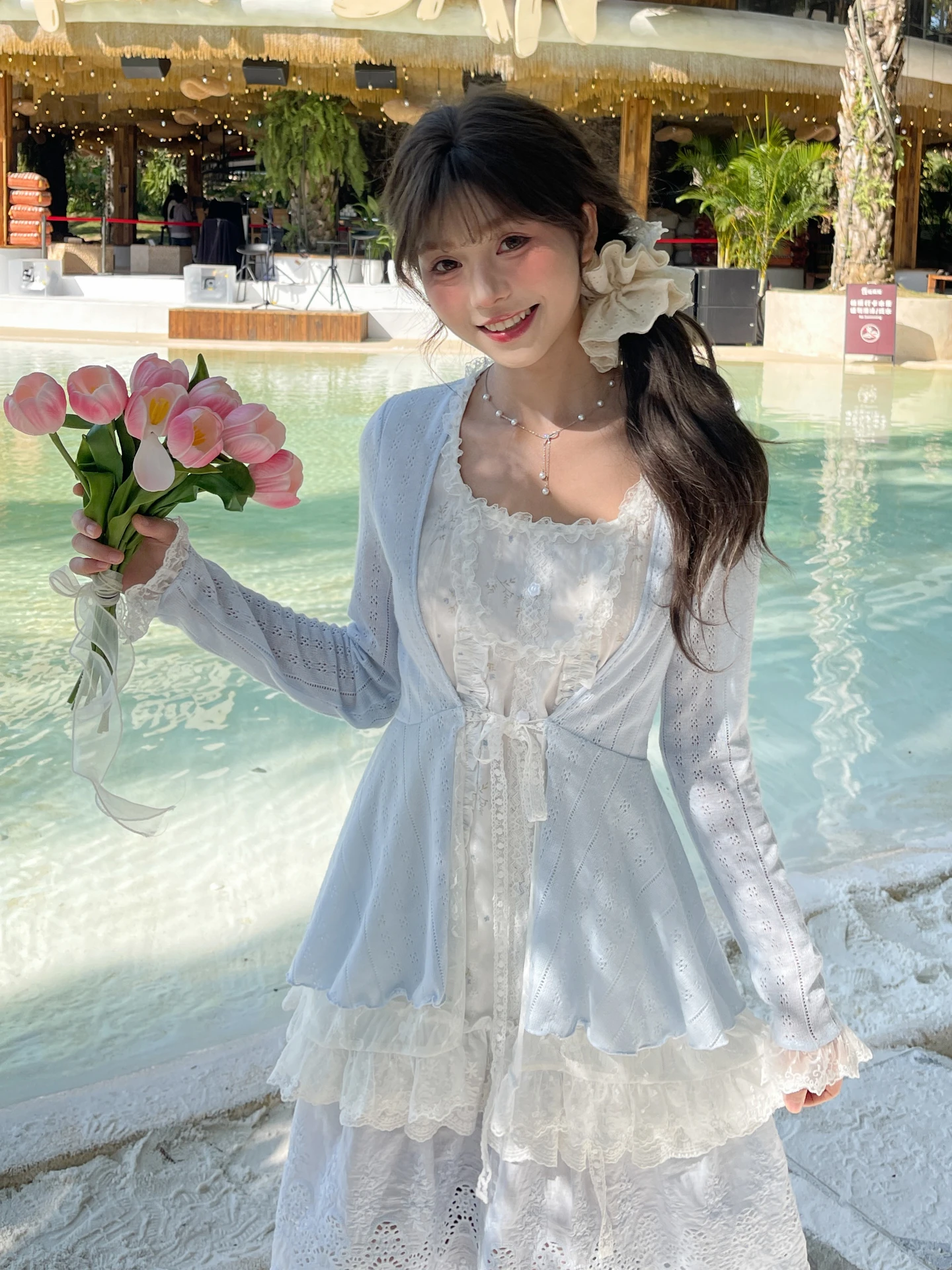 

Новинка! Женское весеннее платье-миди с кружевными вставками и иллюзорным эффектом двухслойности, комфортный крой, юбка А-силуэта.