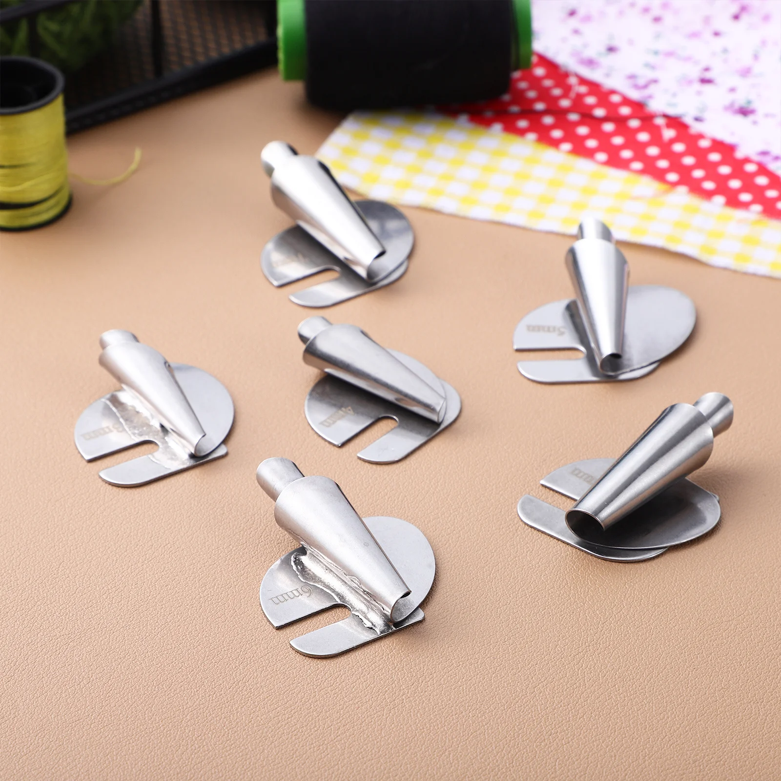 6Pcs Universal Rollsaum Nähfüße Stahl Nähmaschine Säumer Fuß Set Spirale Form für Naht Guide Binder zubehör