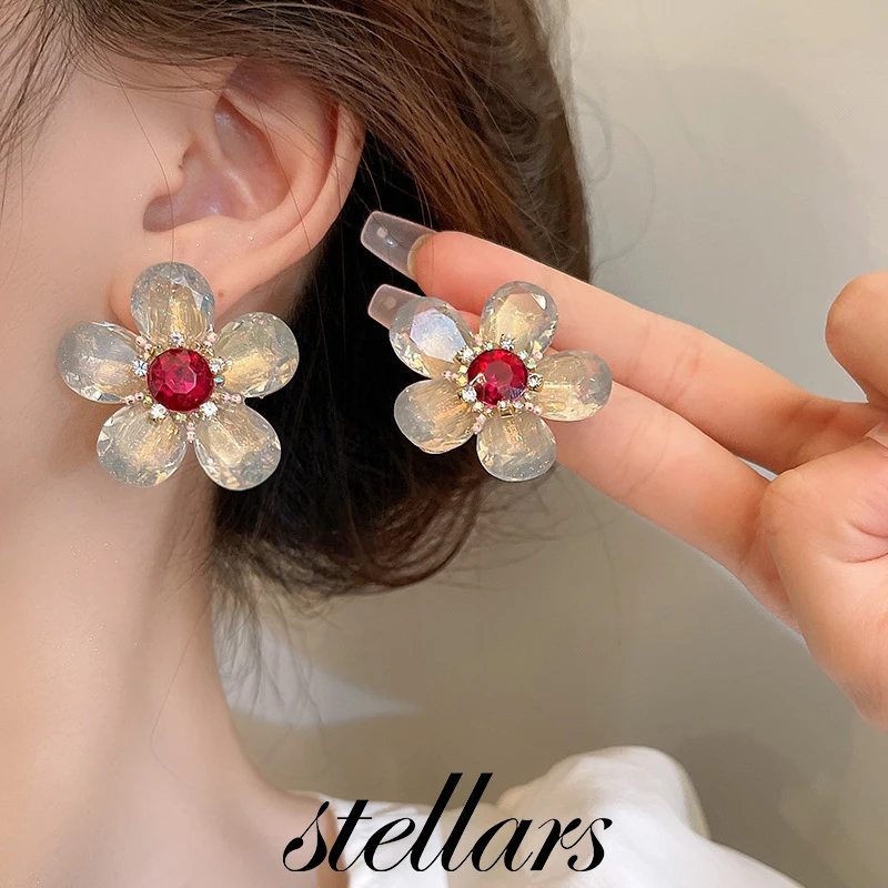 

Diamond-Embellished Silver Needle Flower Stud Earrings Fresh Sweet Light Luxury High-End Minimalist Versatile Unique for Women