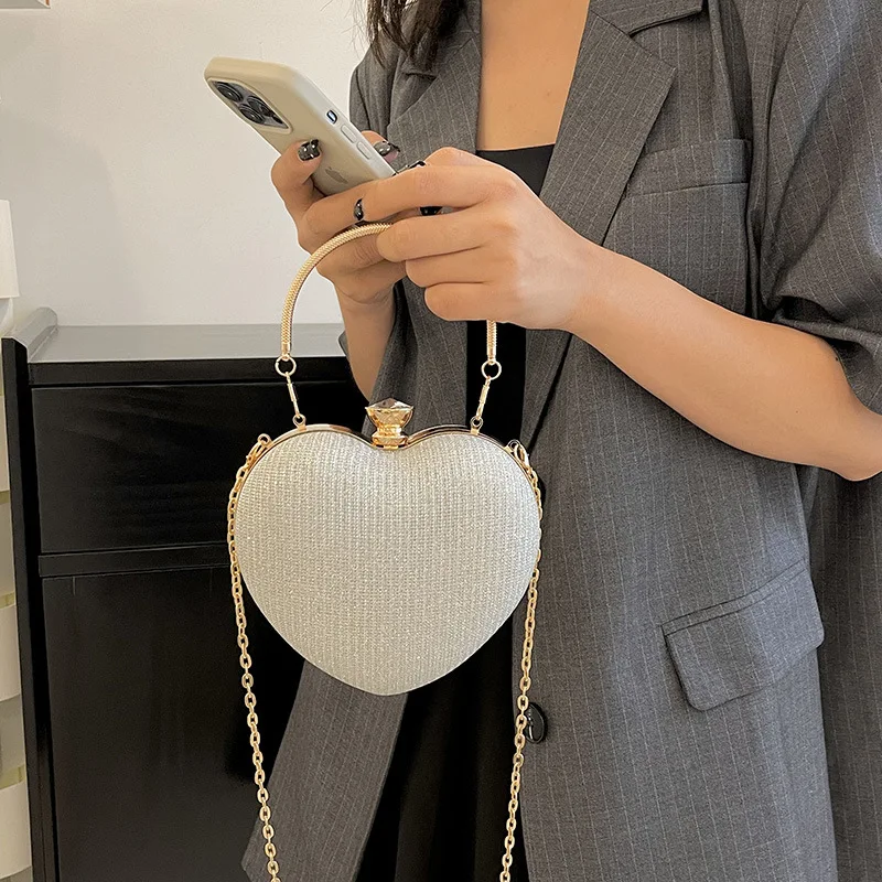 2023 New Diamond Female Evening Clutch Bags Shiny Heart Shape Metal Handbag Fashion Chain Shoulder Bag Luxury Lady Purse