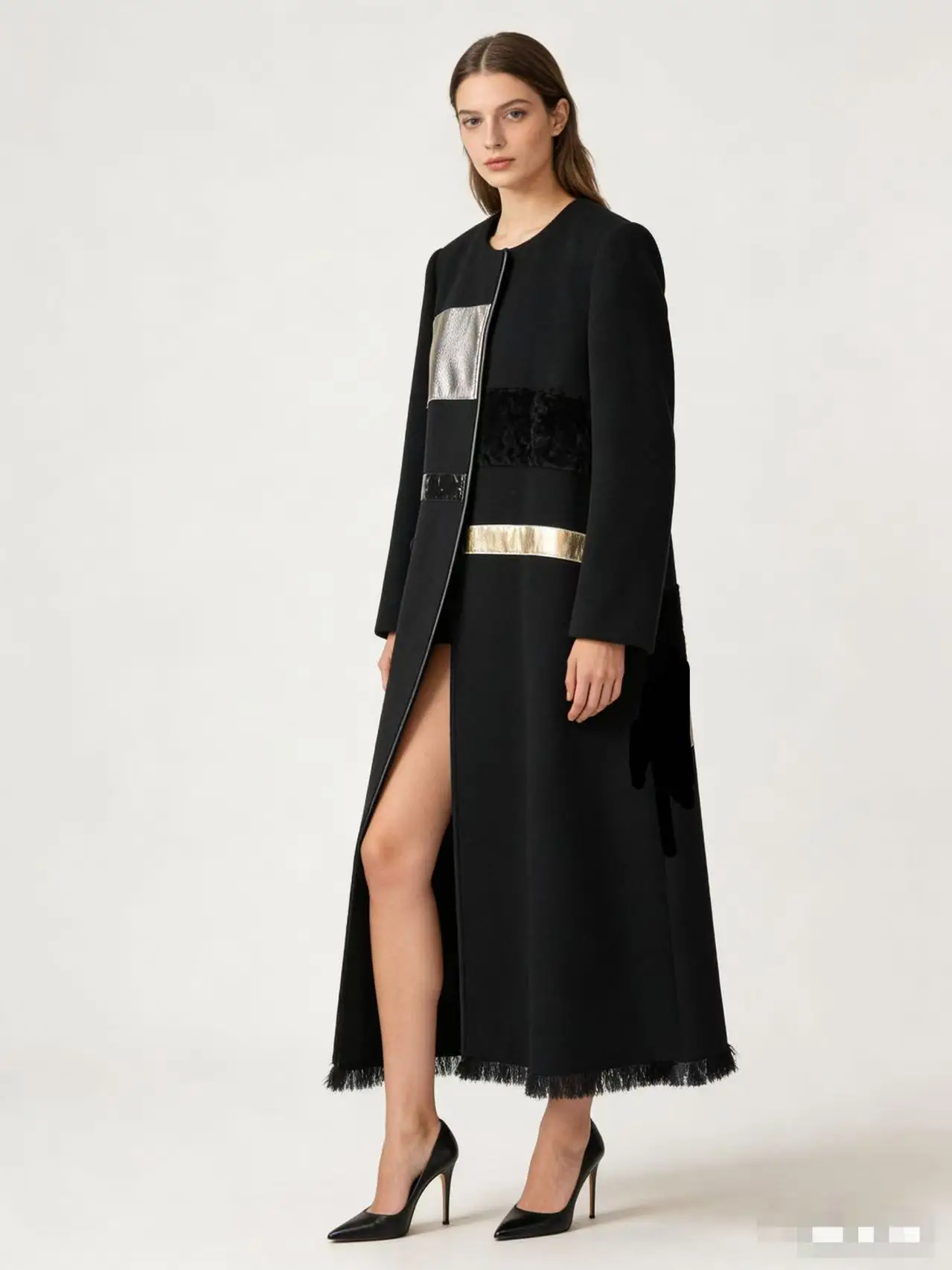 

Niche Design Wool Coat: Black-Gold Color Blocking Light Luxury Patchwork One coat with its asymmetrical silhouette