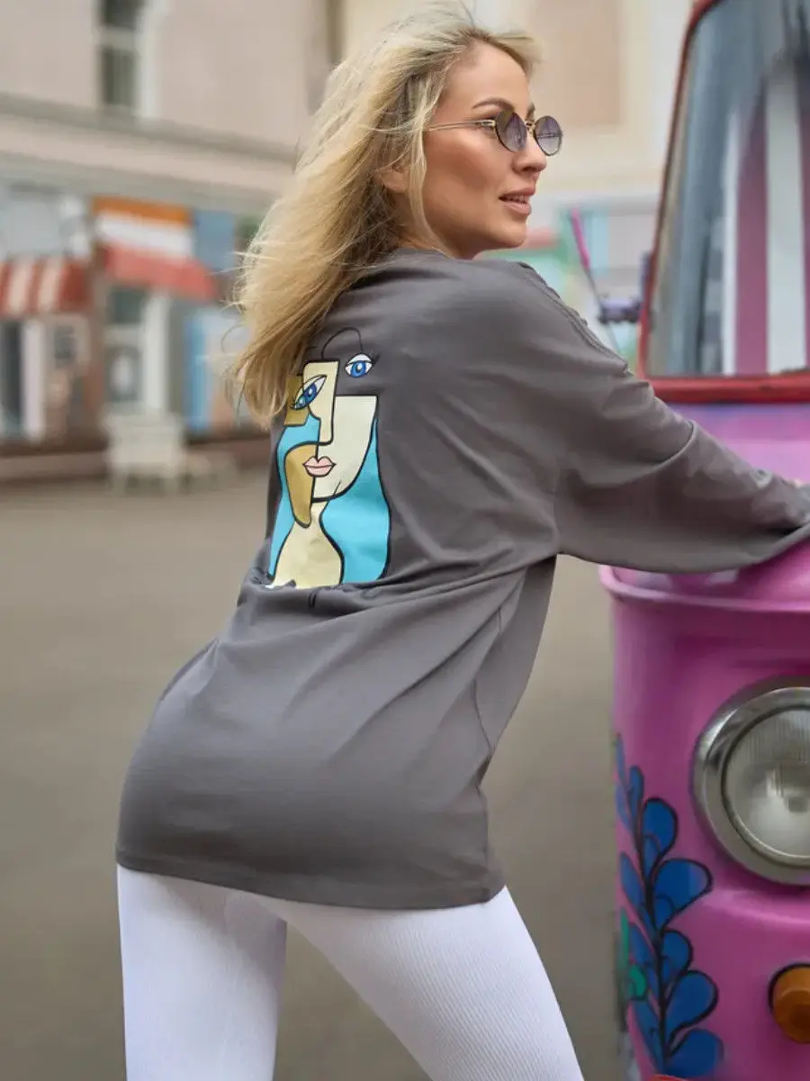 Street Fashion Art Face Graphic T-shirt a maniche lunghe Pullover Felpa oversize ampia Grigio Bianco Simpatico cartone animato Top Design divertente