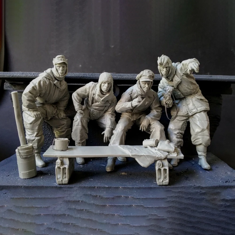 

1/16 Resin Model Figure Kits GK , Four People，Including Scene，Military Theme，Unassembled And Unpainted,451C