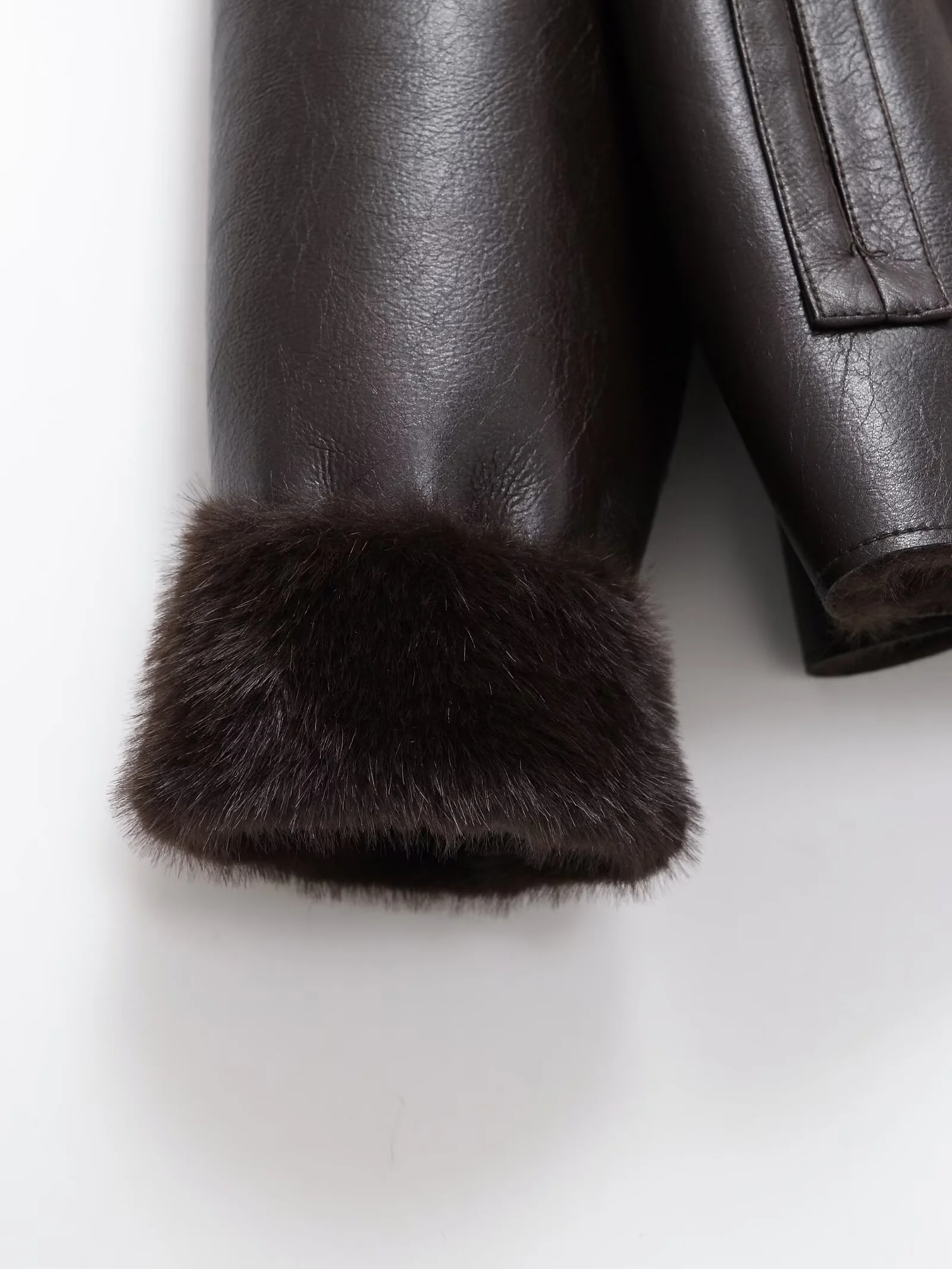 وصل حديثًا لشتاء 2025 سترة نسائية عصرية راقية فضفاضة من الجلد الصناعي مع تصميم شيرلينغ ذو وجهين #5