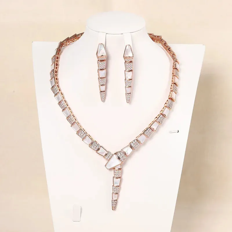 

YISON Luxurious Winter Set Snake Hollow Design Fashionable Elegant Necklace Women's Handmade Jewelry Accessories for Women Gift
