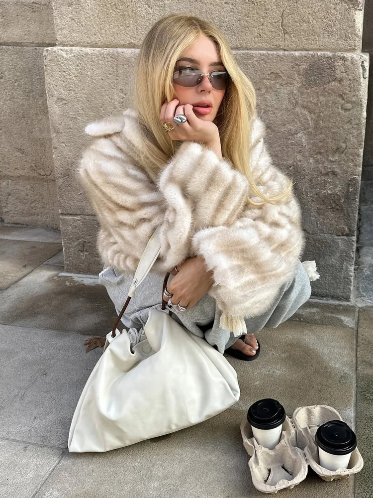 معطف سترة من الفرو الصناعي الفاخر من Tossy للنساء مع طية صدر السترة وسحاب متباين وأكمام طويلة معطف عالي الخصر ملابس خارجية من الفرو الصناعي للسيدات #2