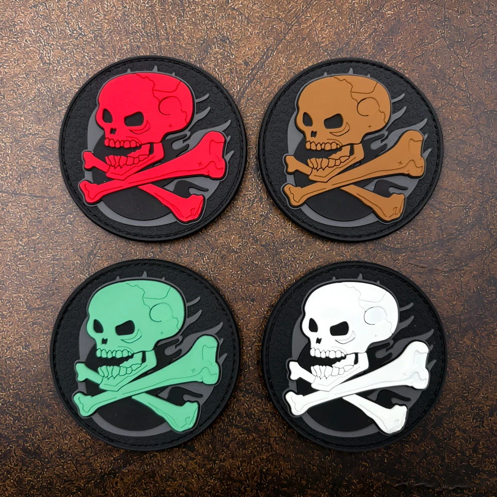 

Нашивка-стикер из ПВХ в форме черепа, мягкая резина, с эффектом светящегося в темноте, тактический моральный значок на липучке — нашивка — разноцветная, идеально подходит для нарукавных повязок, рюкзаков и одежды, вышитые нашивки