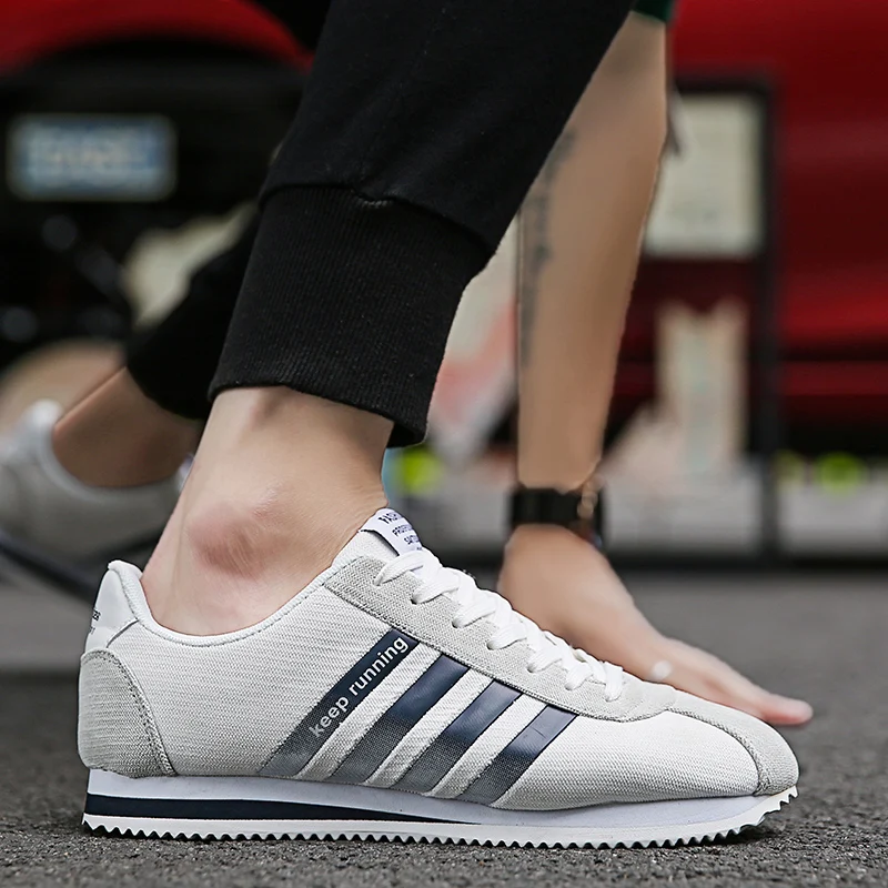 

Brand Sneakers Men Outdoor Running Shoes High Quality Lace-Up Men Casual Shoes Fashion Comfortable Walking Shoes Tenis Hombres