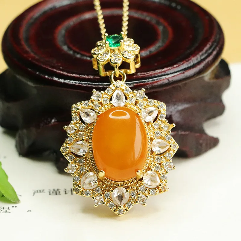 

Natural Amber Pendant Old Beeswax Honey Full Wax Necklace Fashion Versatile