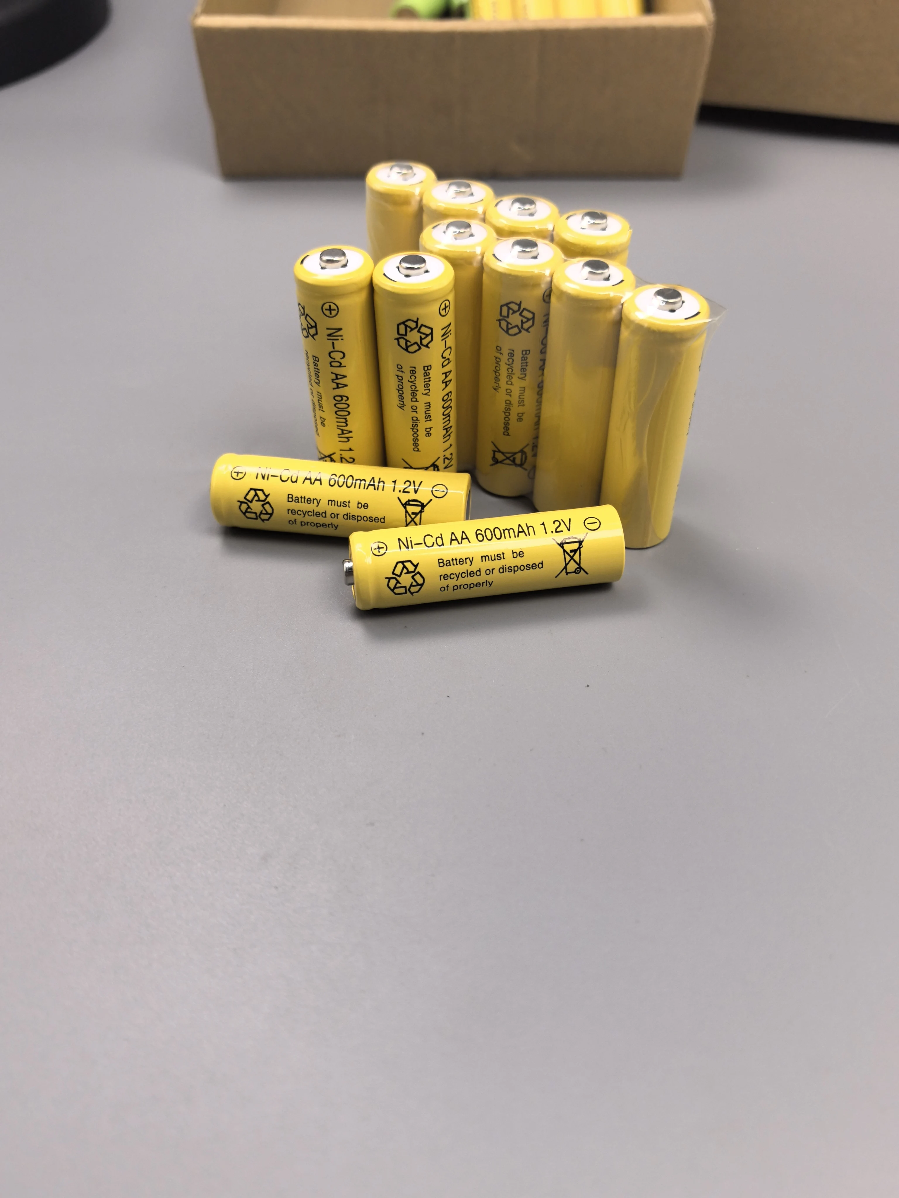 بطارية Ni-CD بقدرة 600 مللي أمبير في الساعة 1.2 فولت AA - مناسبة للأجهزة منخفضة الطاقة مثل الآلات الحاسبة وأجهزة الراديو المحمولة وسيارات الألعاب #3