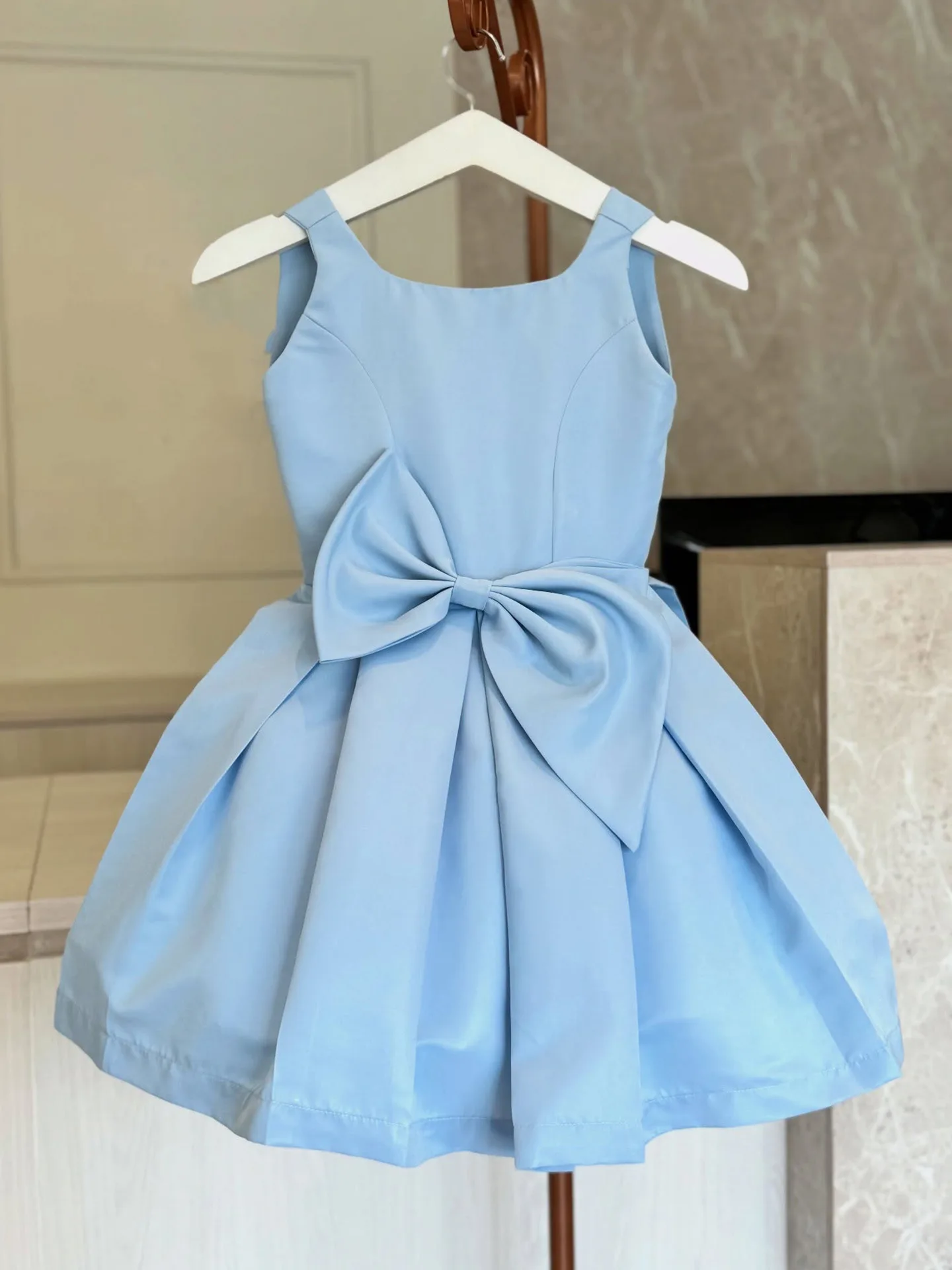 custom-flower-girl-dress-wedding-gown-birthday-party-dress-sleeveless-big-bow-satin-a-line-princess-dress-for-little-girls
