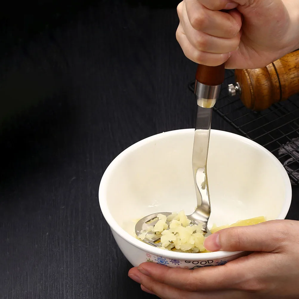 

1Pcs Potato Masher Brown Household Vegetable Smasher Practical Kitchen Gadget Manual Crusher for Potatoes Carrots Fruits