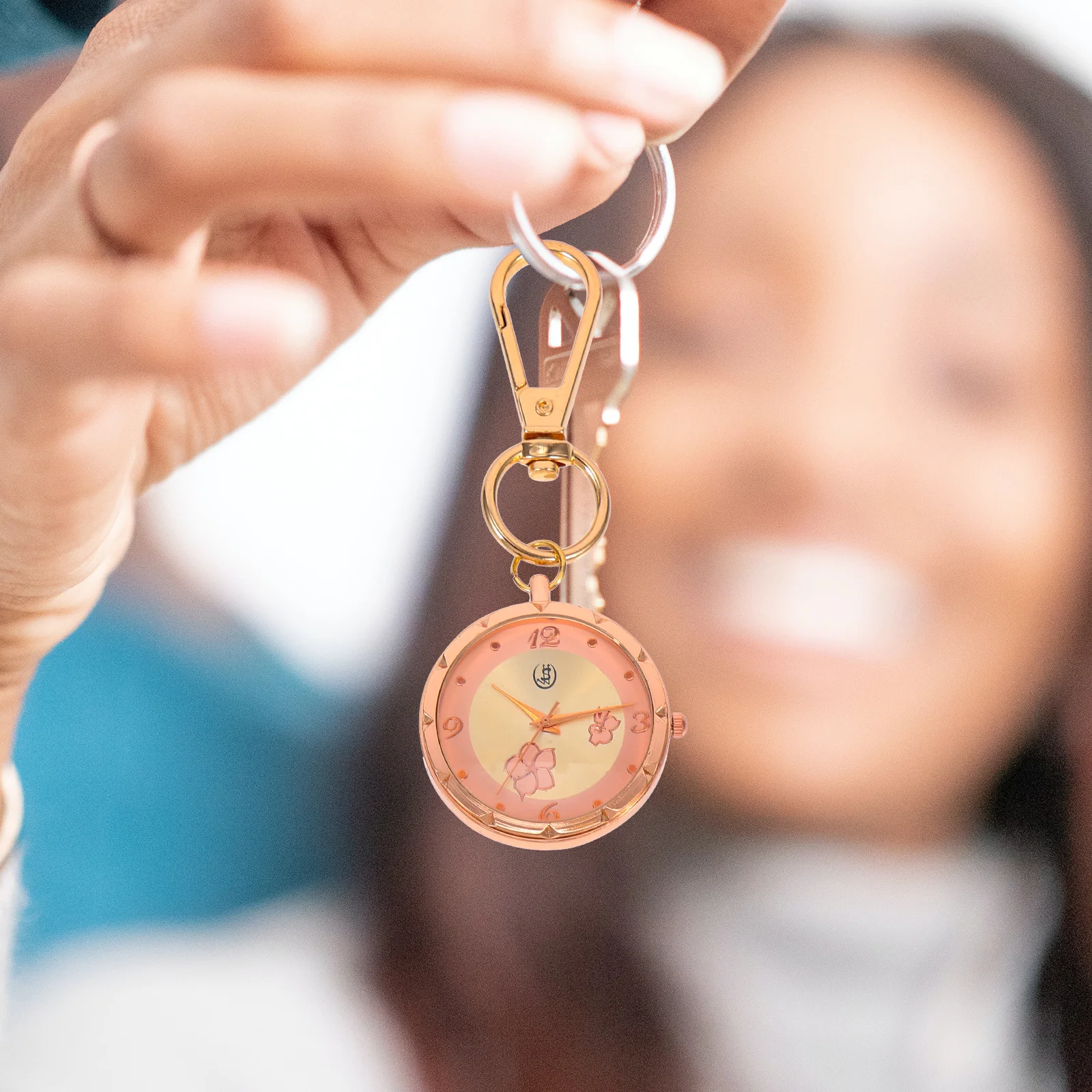 

WOFASHPURET Nurse Pocket Watch for Men Vintage Brooch Pin Fob Watch with Buckle Style Wristwatch Mens Timepiece