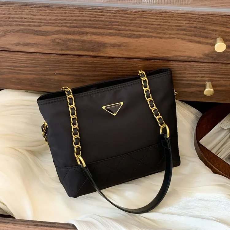 

2024 Fashion New Nylon Shoulder Bags Women Chain Crossbody Bags High Quality Female Hobo Bags Casual Ladies Handbags With Purse