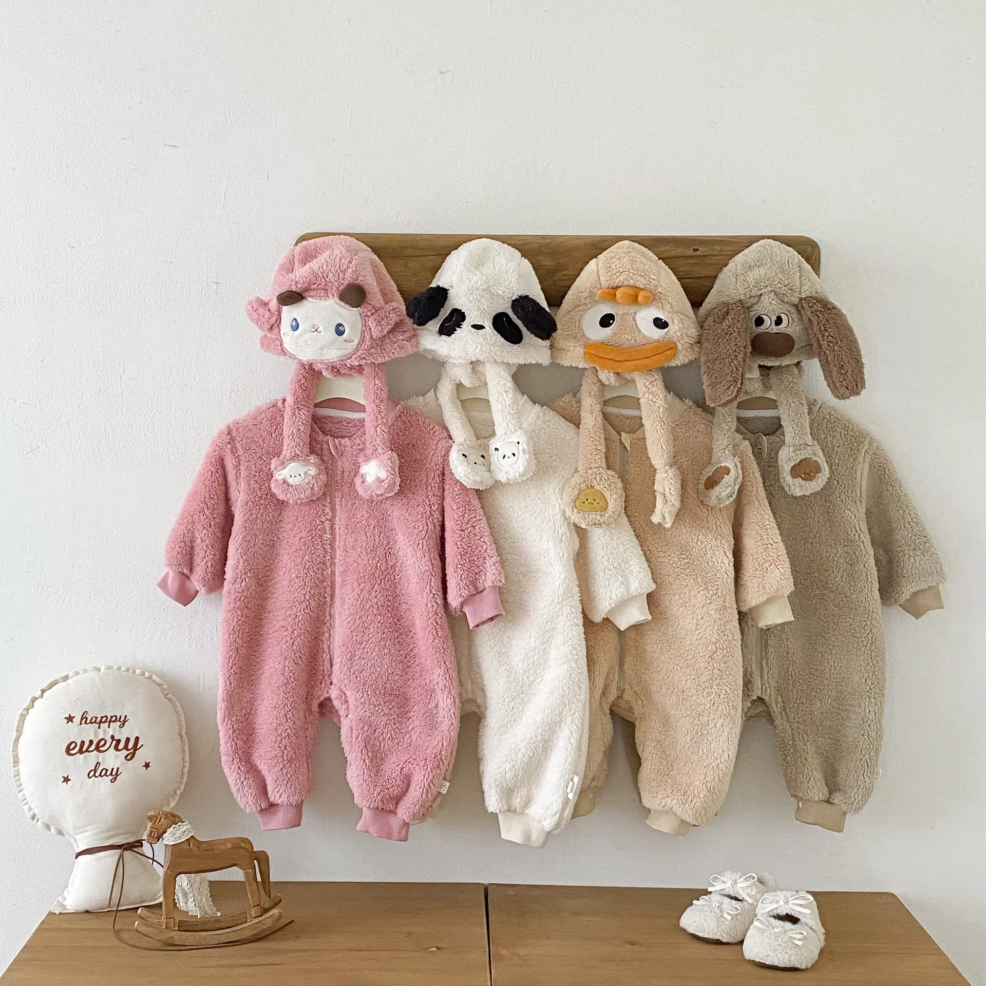 

2025 одежда для маленьких девочек, двусторонний флисовый комбинезон и комплекты шапок, От 0 до 2 лет, детский теплый зимний комбинезон с рисунком животных для мальчиков