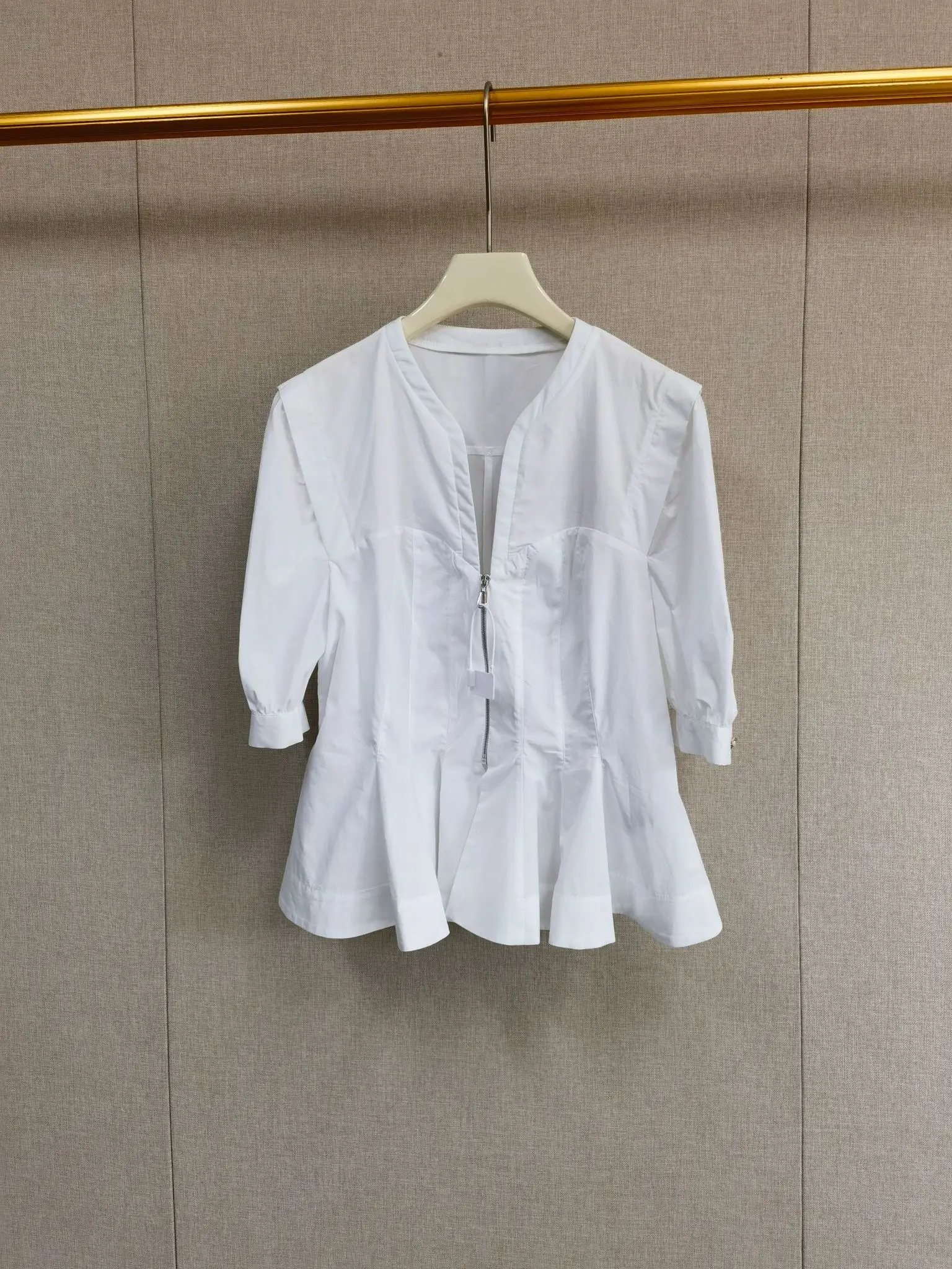 

Early Spring 2026 Women 100% Cotton Shirt Cutting Splicing V-Neck Short Sleeve Casual Female White Zipper Blouse
