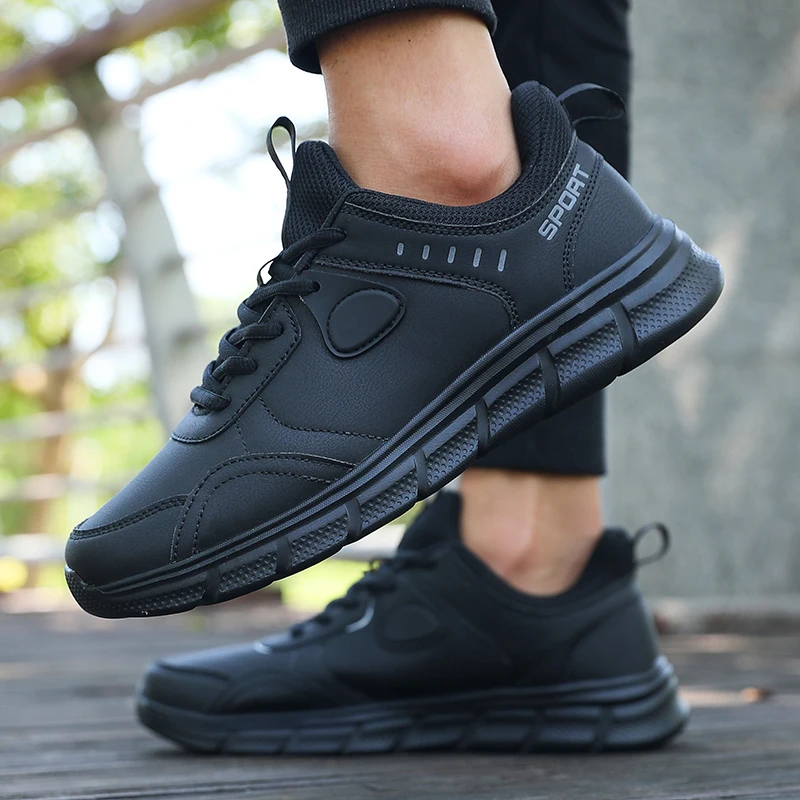 

Осенние хиты продаж: минималистичные мужские спортивные кроссовки с защитой от скольжения и амортизацией, кожаные кроссовки для бега и прогулок на открытом воздухе.