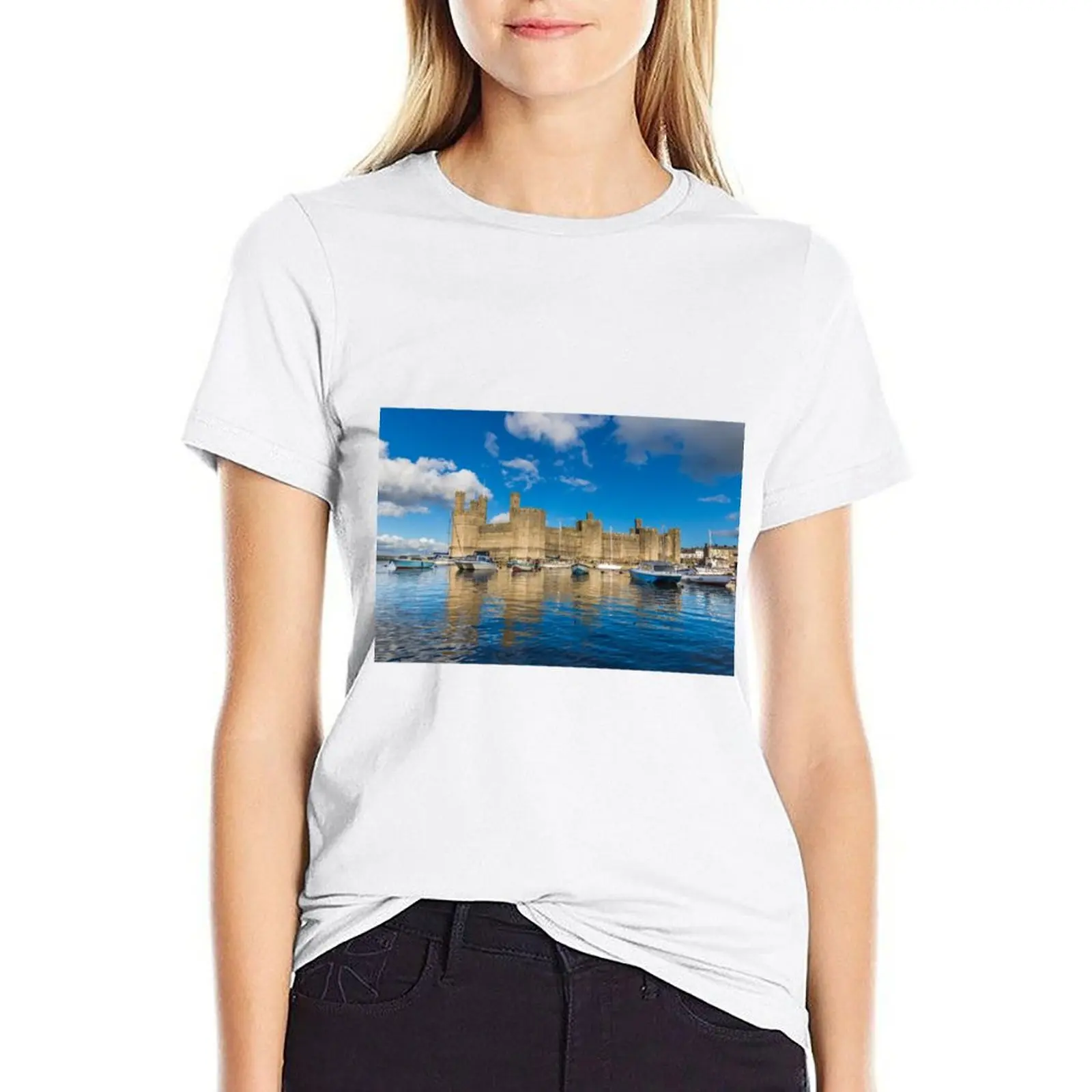 Caernarfon Castle T-shirt anime clothes vintage clothes aesthetic clothes black t-shirts for Women