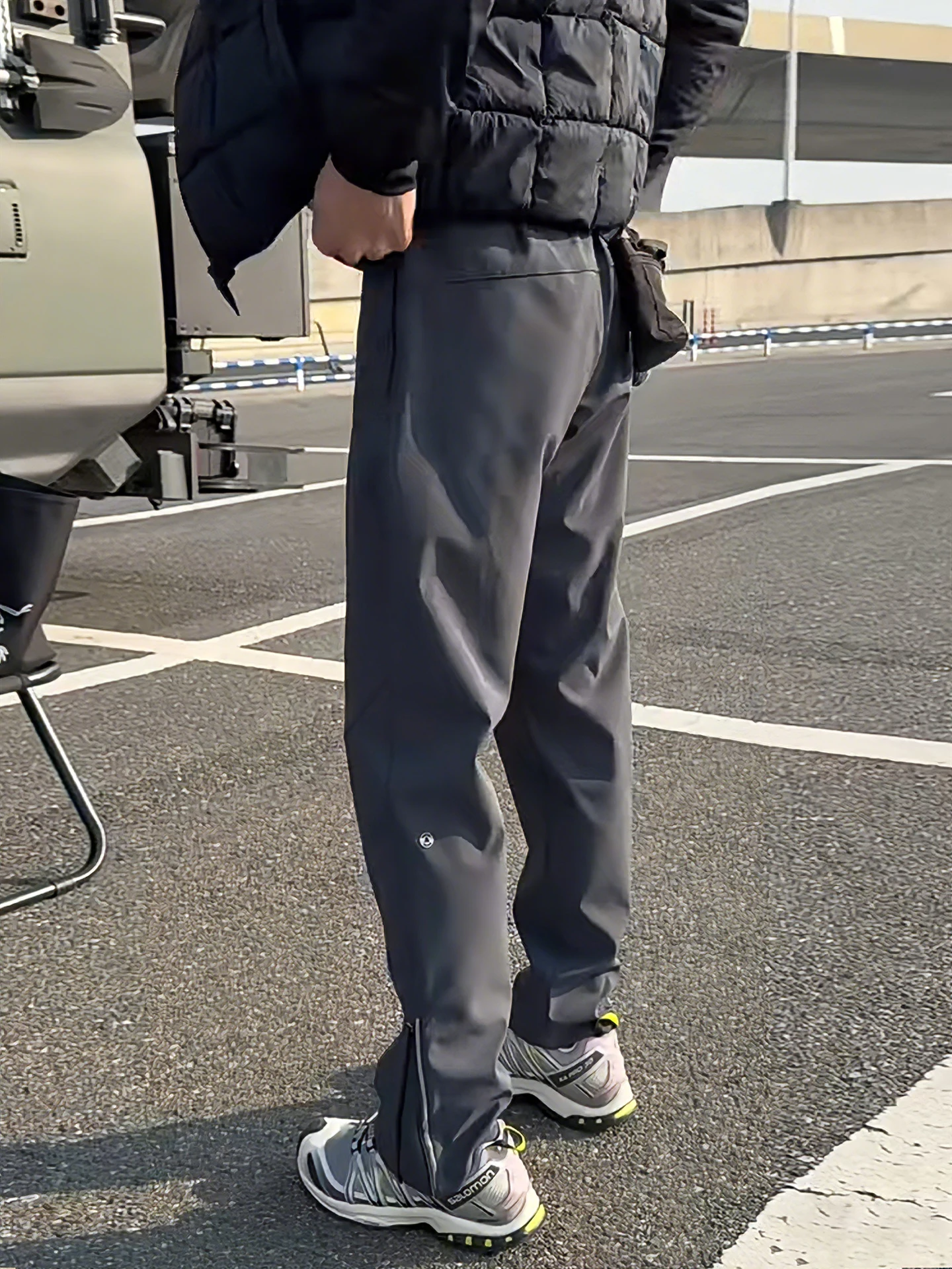 

Утепленные мужские рабочие брюки американского стиля для активного отдыха, с боковой молнией, мягкие, для альпинизма, осенне-зимние, расклешенные, утилитарные