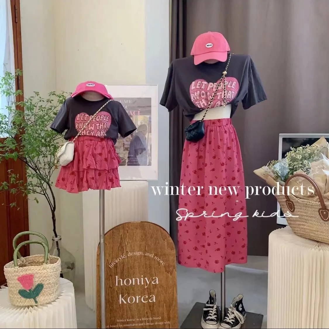 

Summer Girls' Short-sleeved Two-piece Parent-child Wear New Korean Version of The Western Style Flower Love T+ Skirt Suit Skirt