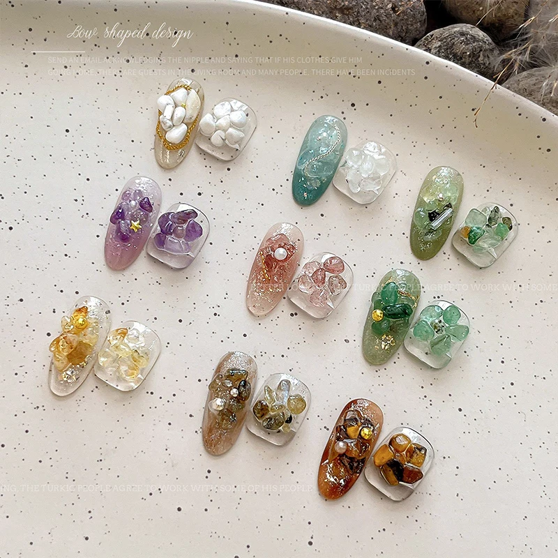 【WHB43】1 Box Mini Bunte Naturstein Nagel Charms Unregelmäßige Kristall Stein Nagel Zubehör Für Diy Nägel Dekorationen