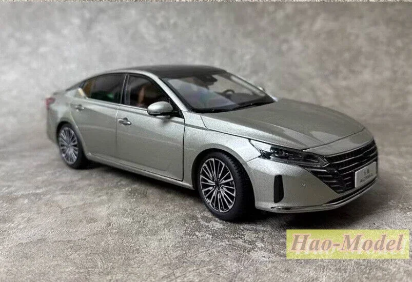 

1:18 для Nissan Altima Teana 2022, металлическая литая под давлением модель автомобиля, игрушки для мальчиков, подарки на день рождения, хобби, коллекция украшений, золото