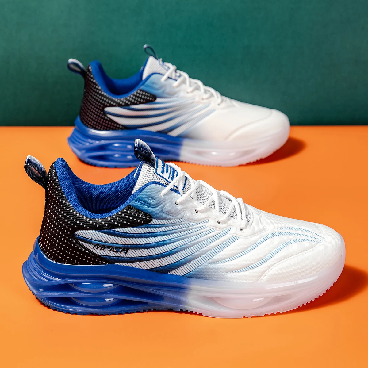 

Mens Running Shoes 2025 Summer New Lightweight Running Shoes Breathe Mesh Damping Anti Slip Soft Sole Daily Casual Sports Shoes