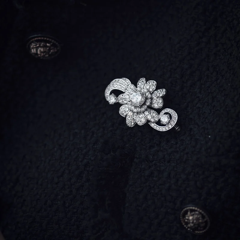 Luxury Vintage Flower Crystal Brooch High Quality Elegant Gemstone Sleeve Collar Pin Jewelry for Women Banquet