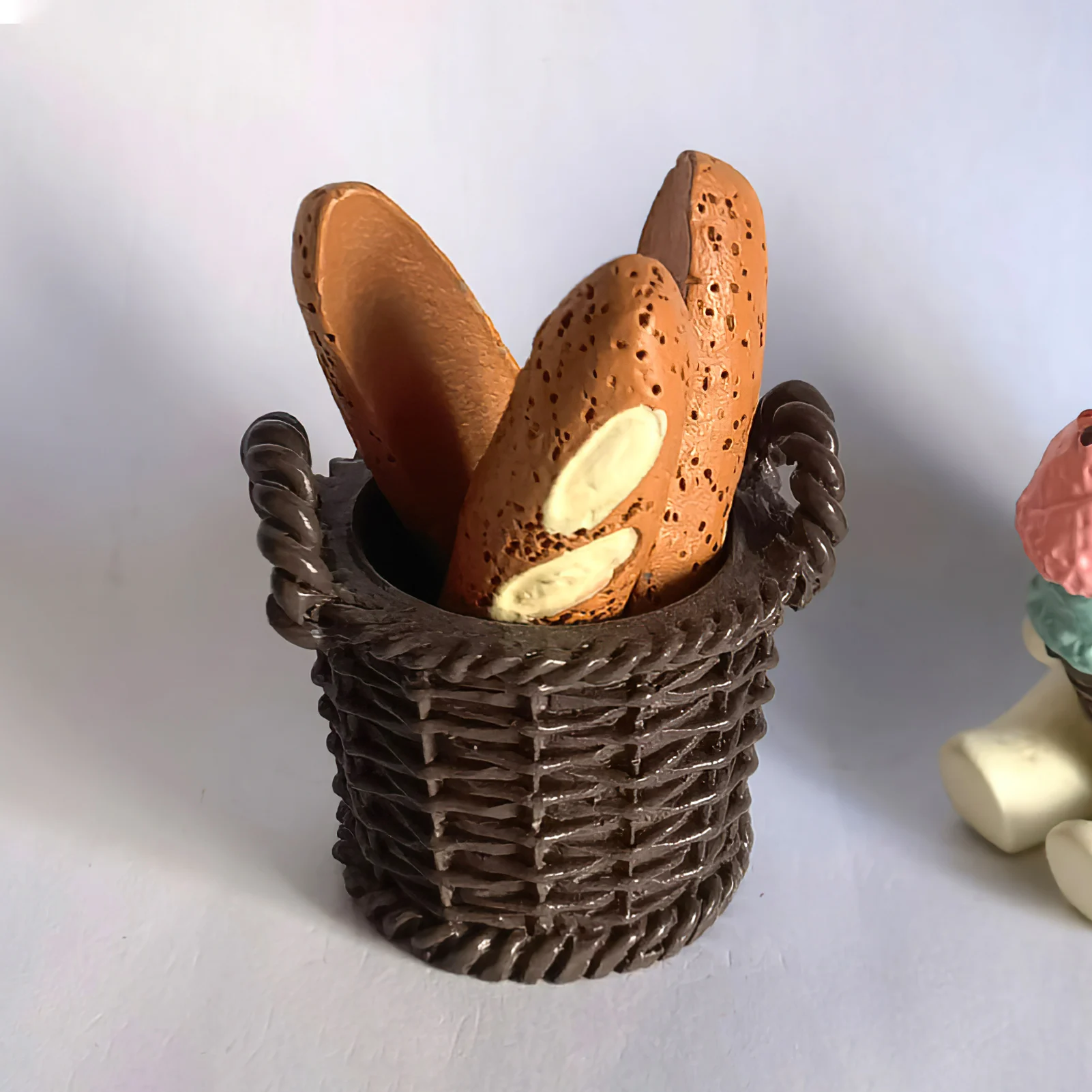 Japanese Grocery Bread Toast Basket Model Toy Miniature Photography Props Gift Desktop Ornaments Doll Ornaments Crafts Furniture