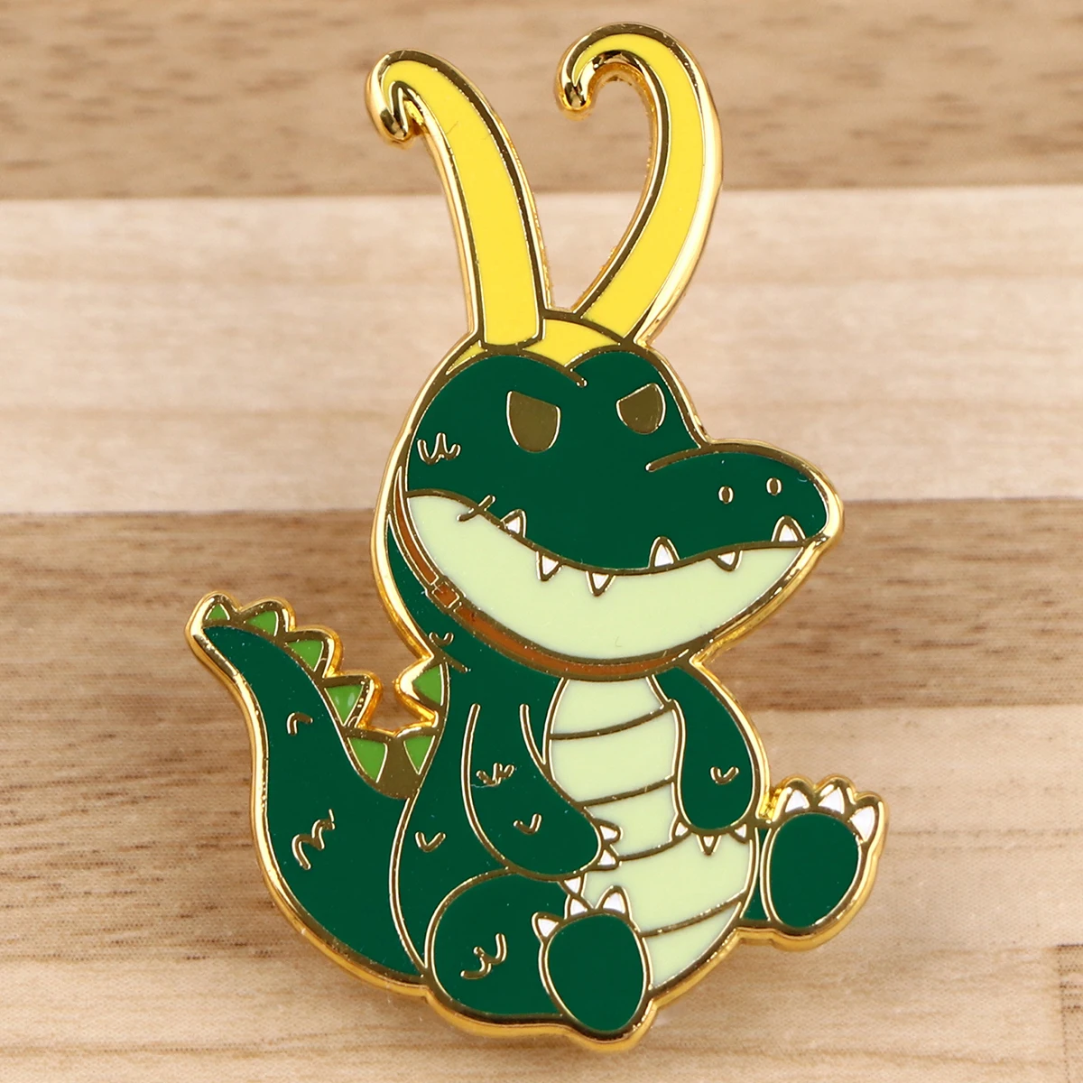 

Cute Crocodile Hard Enamel Pin Brooch Pines Lapel Pins Badge on Backpack Clothes Accessories Cartoon Animal Jewelry Fans Gifts