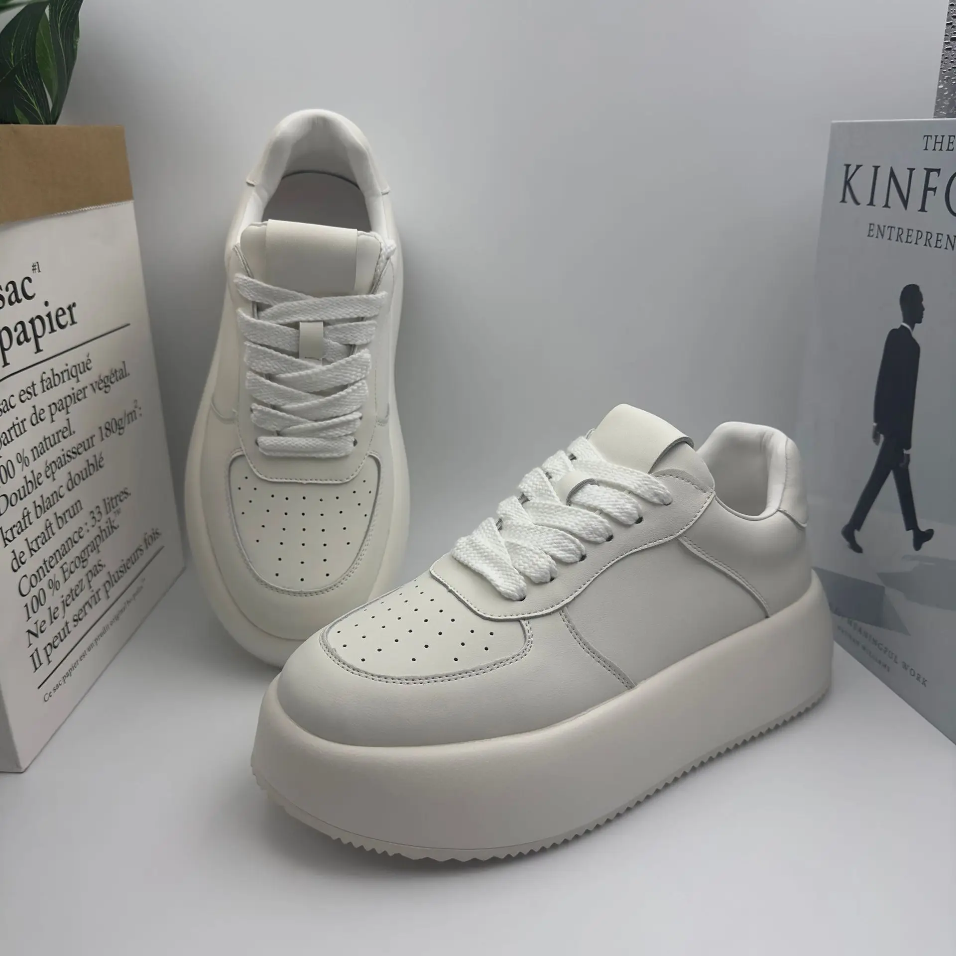 Chunky Sneakers Mens Designer Soft Sole White Shoes Fashion Casual Microfiber Leather Height Increased Flat Platform Board Shoes