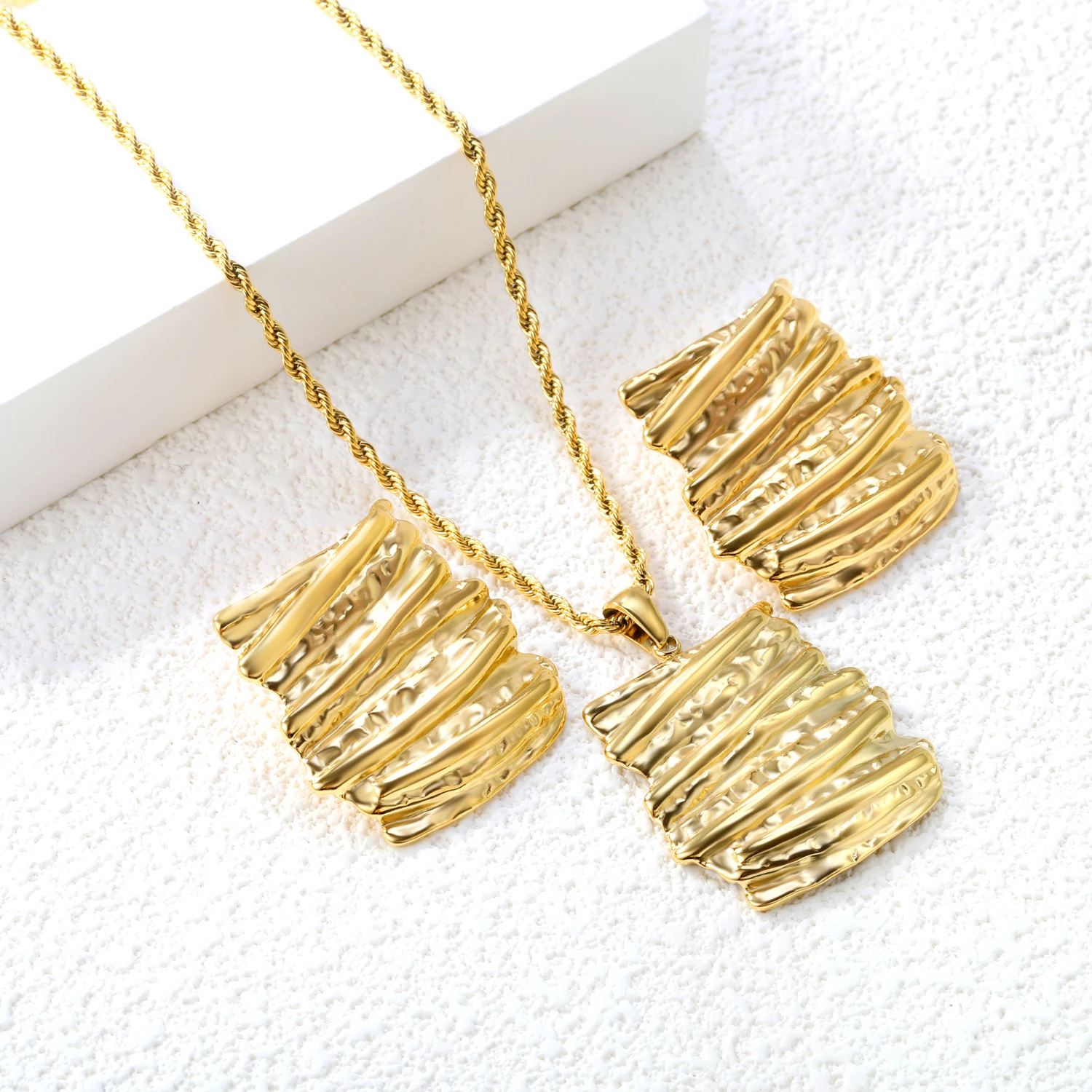 Trendy Conch Shell Pendant Necklaces & Earrings Set, Elegant Jewelry