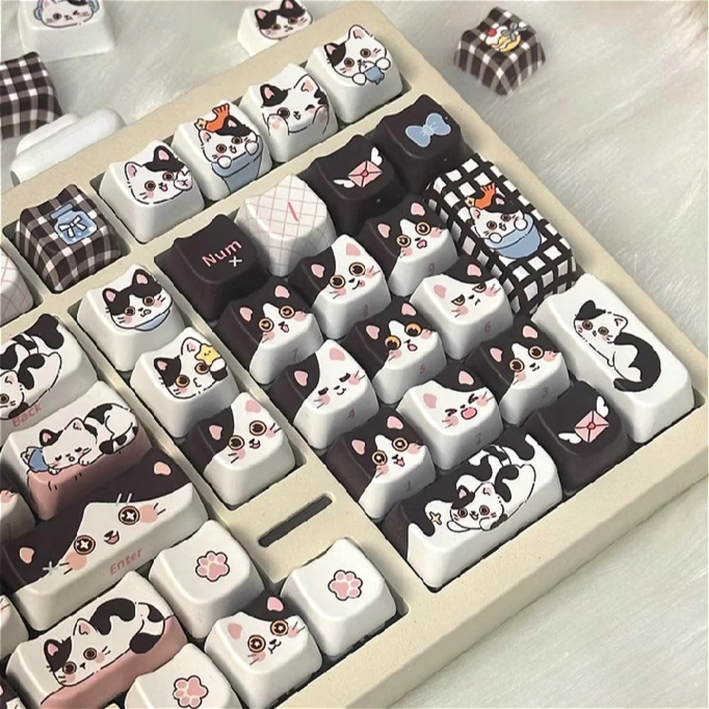 Cow Cat Keycap Set PBT 129 Key MAO Cute Keychain Suitable for 60/84/98/108 Mechanical Keyboard