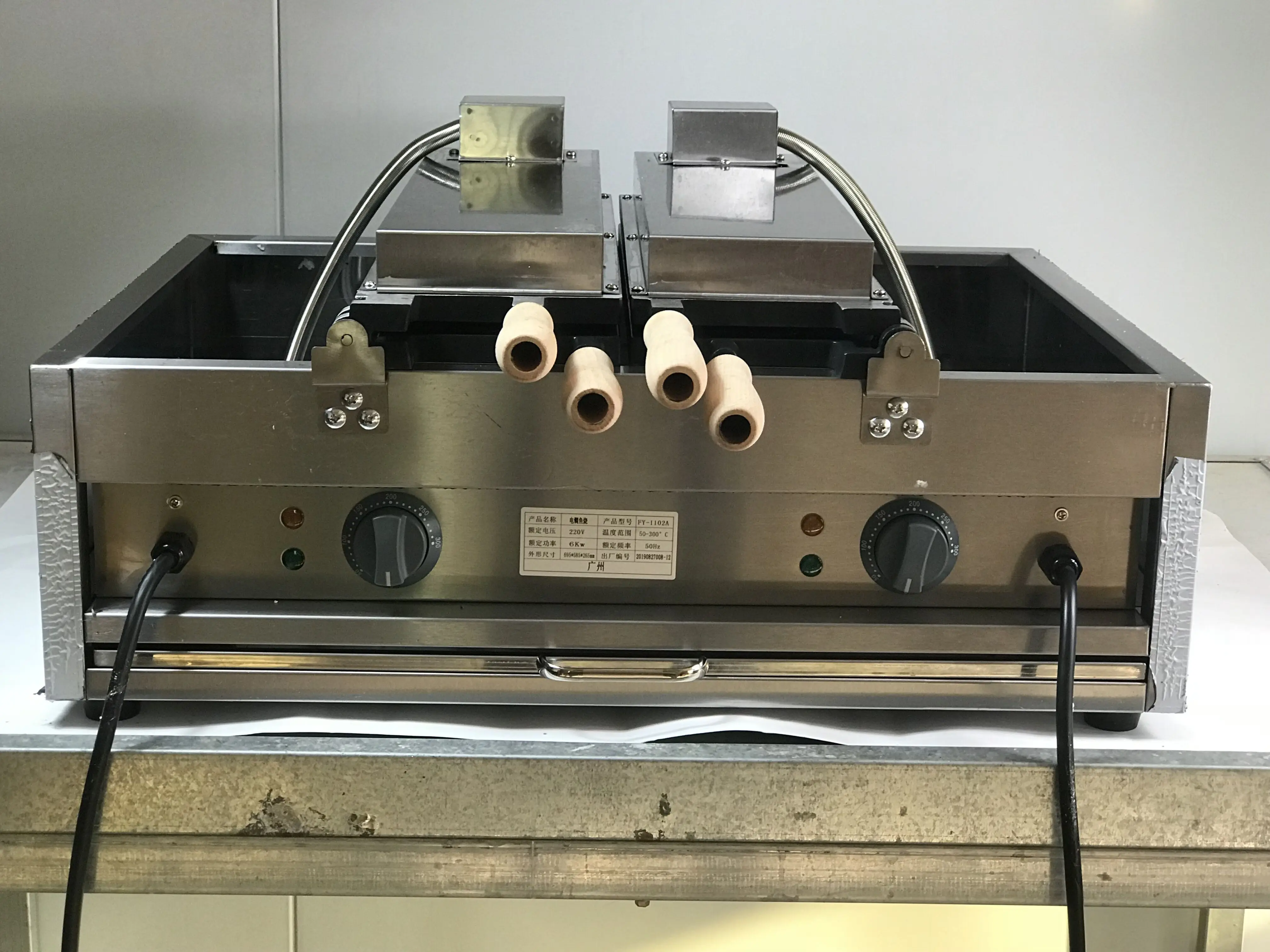 ใช้ในเชิงพาณิชย์ 12 ชิ้นเครื่องทําวาฟเฟิลปลาไฟฟ้าเครื่องไทยากิ