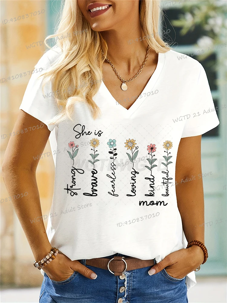 Женская футболка She Is Strong Kind с принтом Wild Flower Футболки Библейские стихи Mom Life Рубашка с v-образным вырезом Женские повседневные топы Подарок День матери