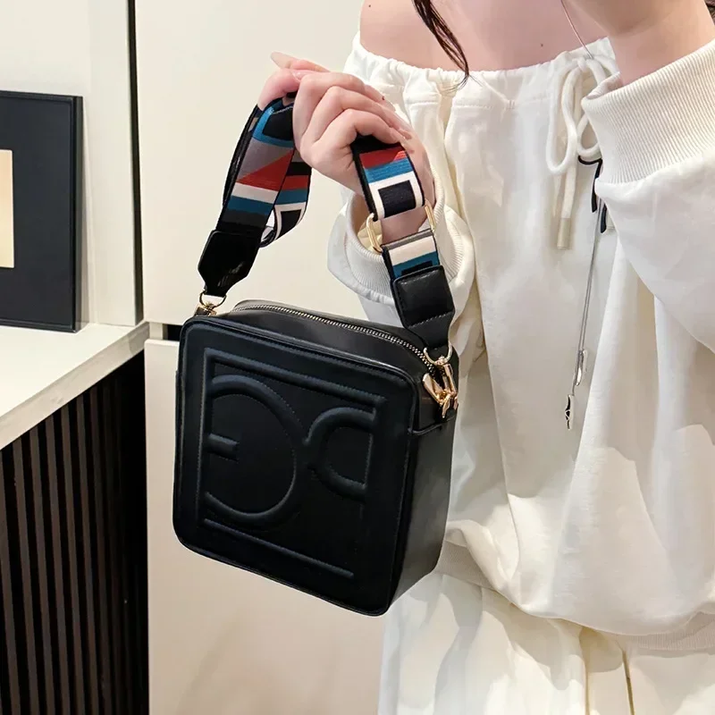 

2025 Spring New Solid Square Bag - Street Alphabet Design, Trendy Shoulder/Crossbody