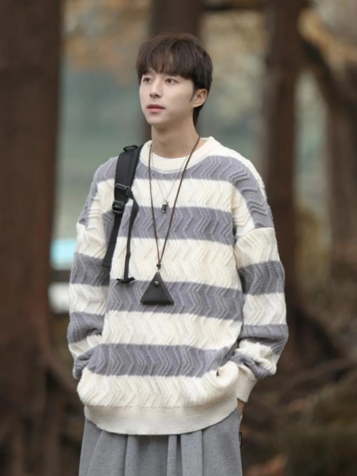 

Мужской свитер Thiened Stripe Knitwear, осенне-зимняя новинка, с круглым вырезом, в стиле ретро, повседневный, свободного кроя, от известного бренда