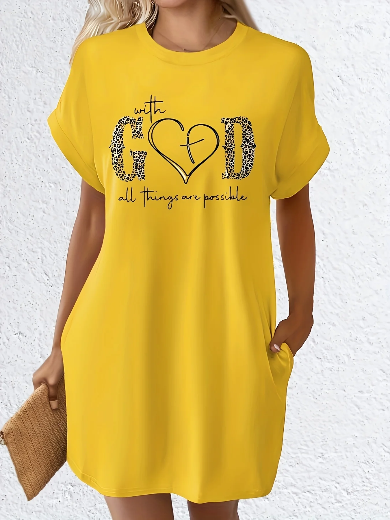 Robe t-shirt décontractée en tricot pour femmes, avec lettres de dieu imprimées, col rond, manches courtes, haut à la mode, noir avec motif de drapeau coloré
