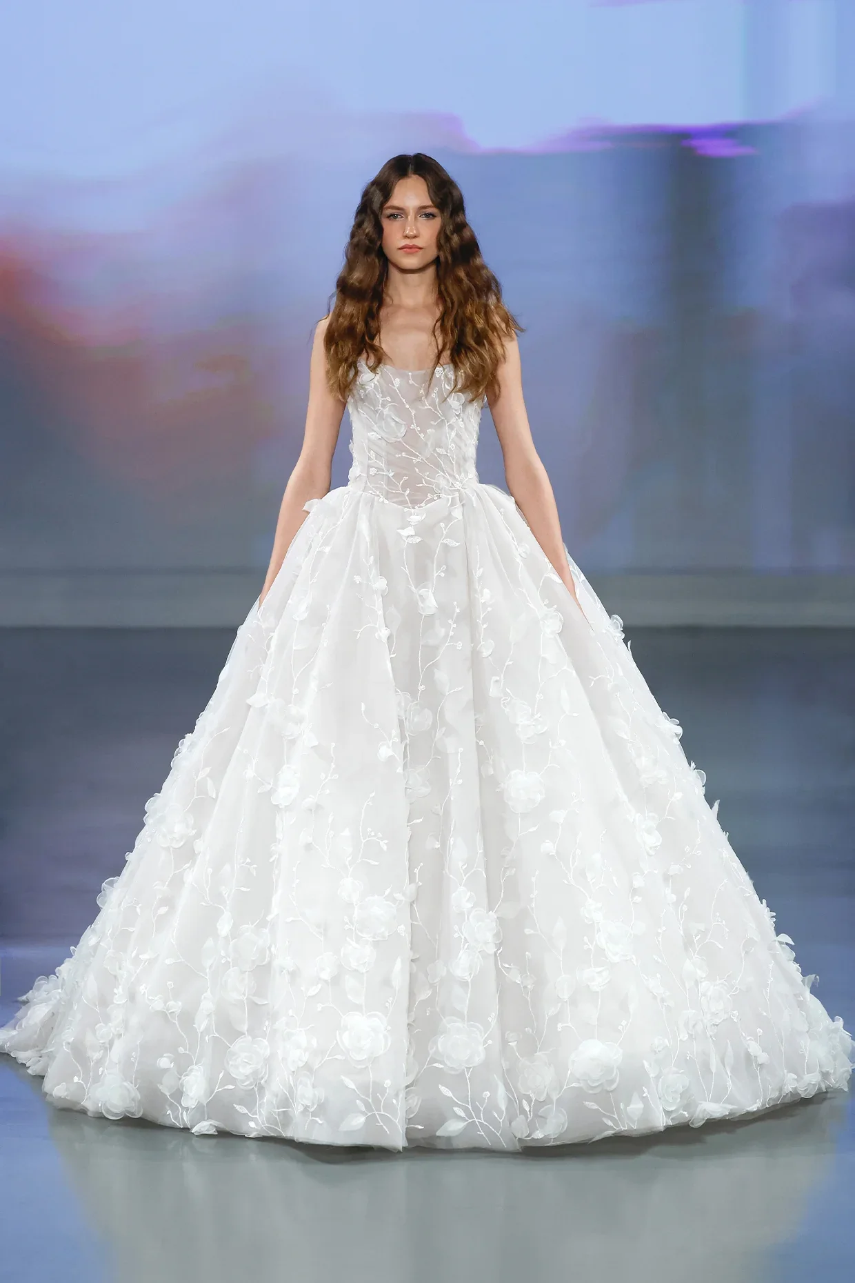 

Customized 2026 New Fashionable And Elegant White Chiffon Handmade Flower Women's Wedding Dress Backless Sexy Ball Bridal Dress
