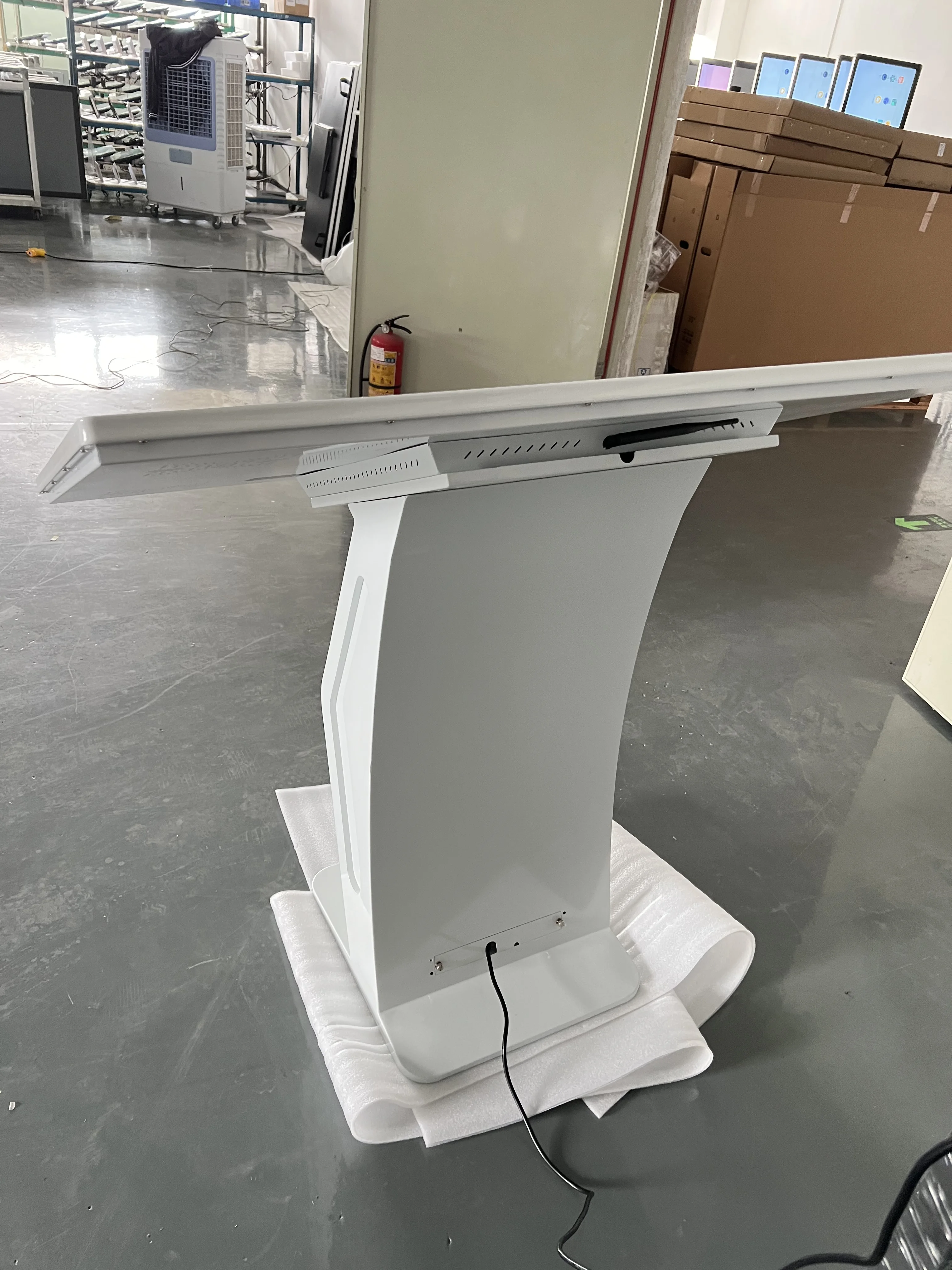 Chiosco multimediale interattivo per macchina per query touch screen da pavimento per informazioni e pubblicità