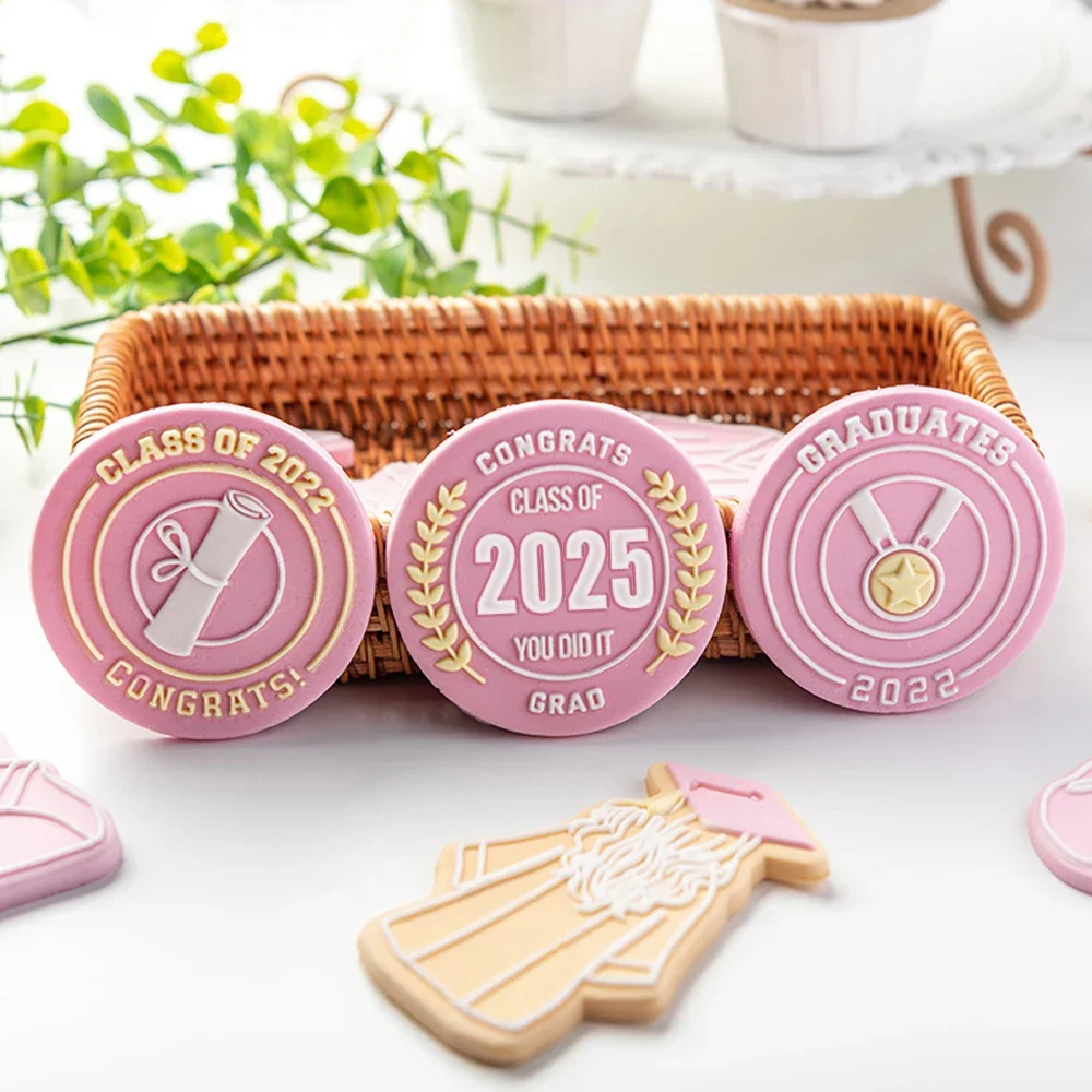 

2025 Graduation Season Cookie Cutters Pressable Biscuit Mold DIY Kitchen Baking Pastry Bakeware